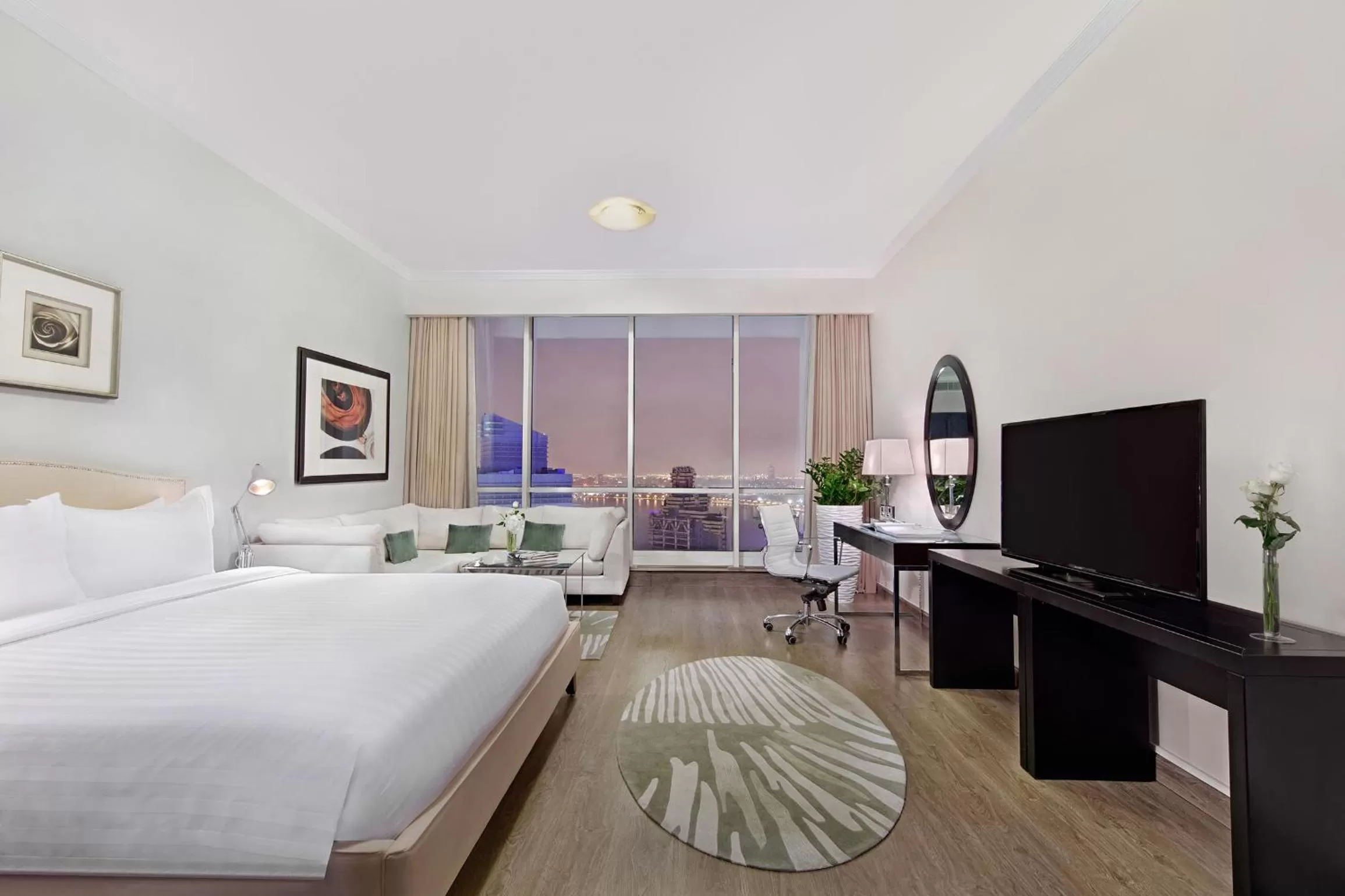 Photo of the whole room, Bed in Ezdan Hotel West Bay