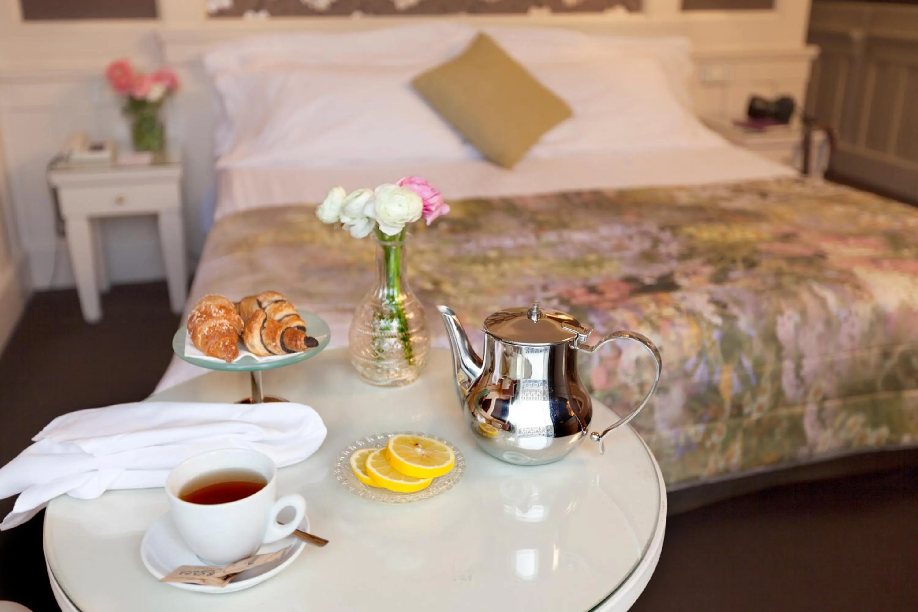 Living room, Bed in Europa Hotel Design Spa 1877