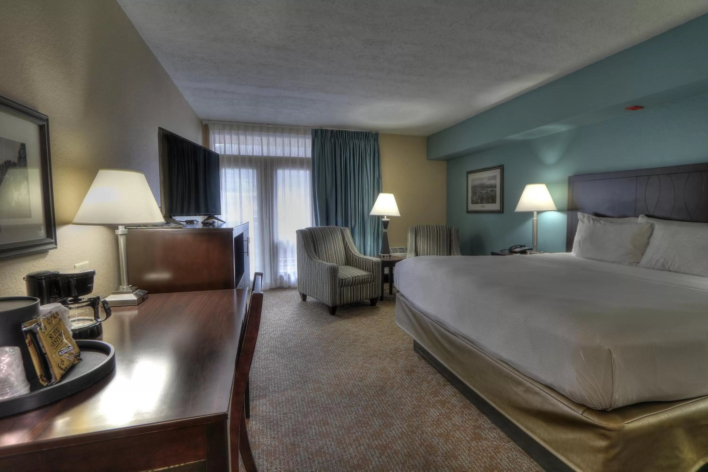 Photo of the whole room, Bed in Greystone Lodge on the River