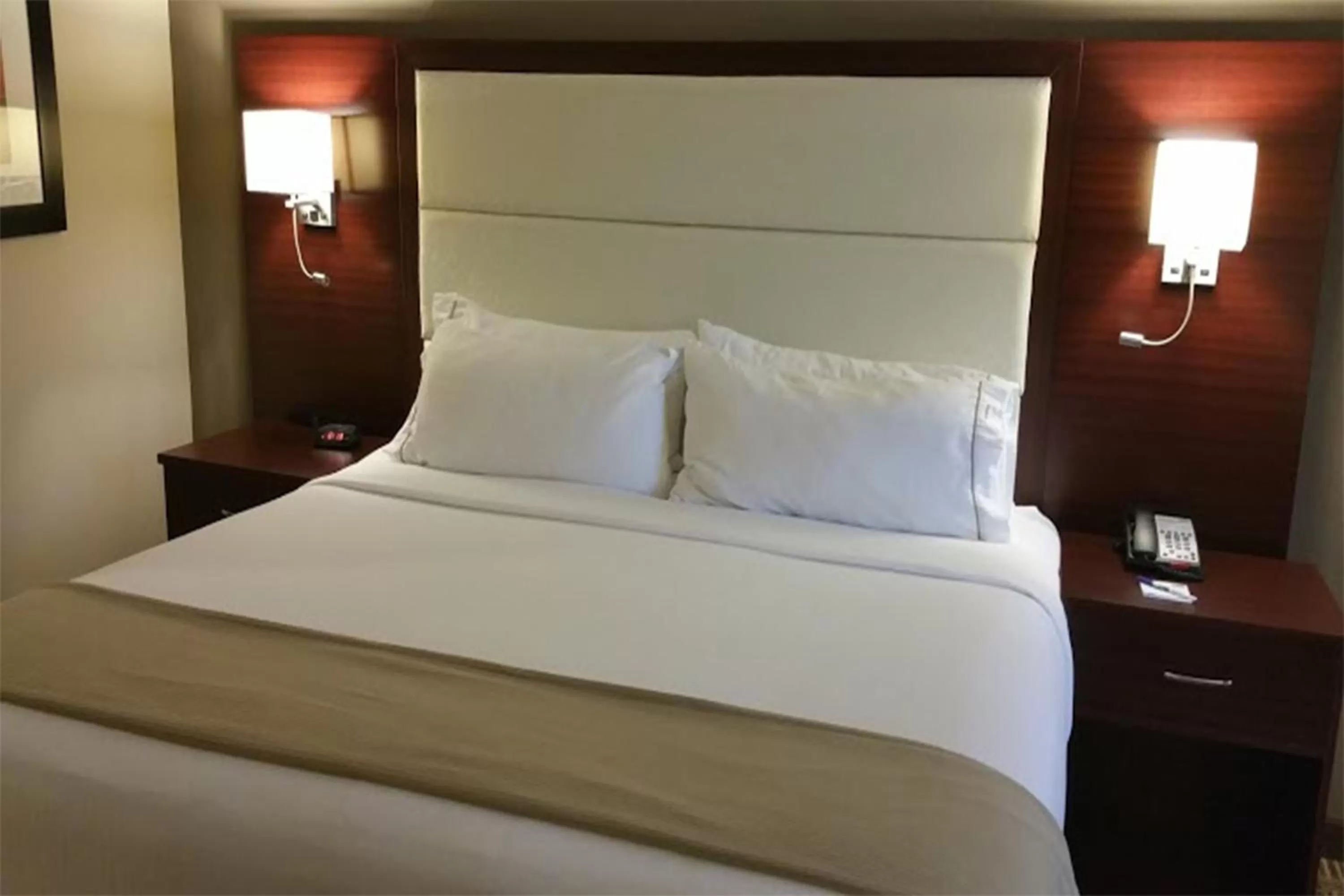 Standard Double or Twin Room in Holiday Inn Express & Suites Lantana