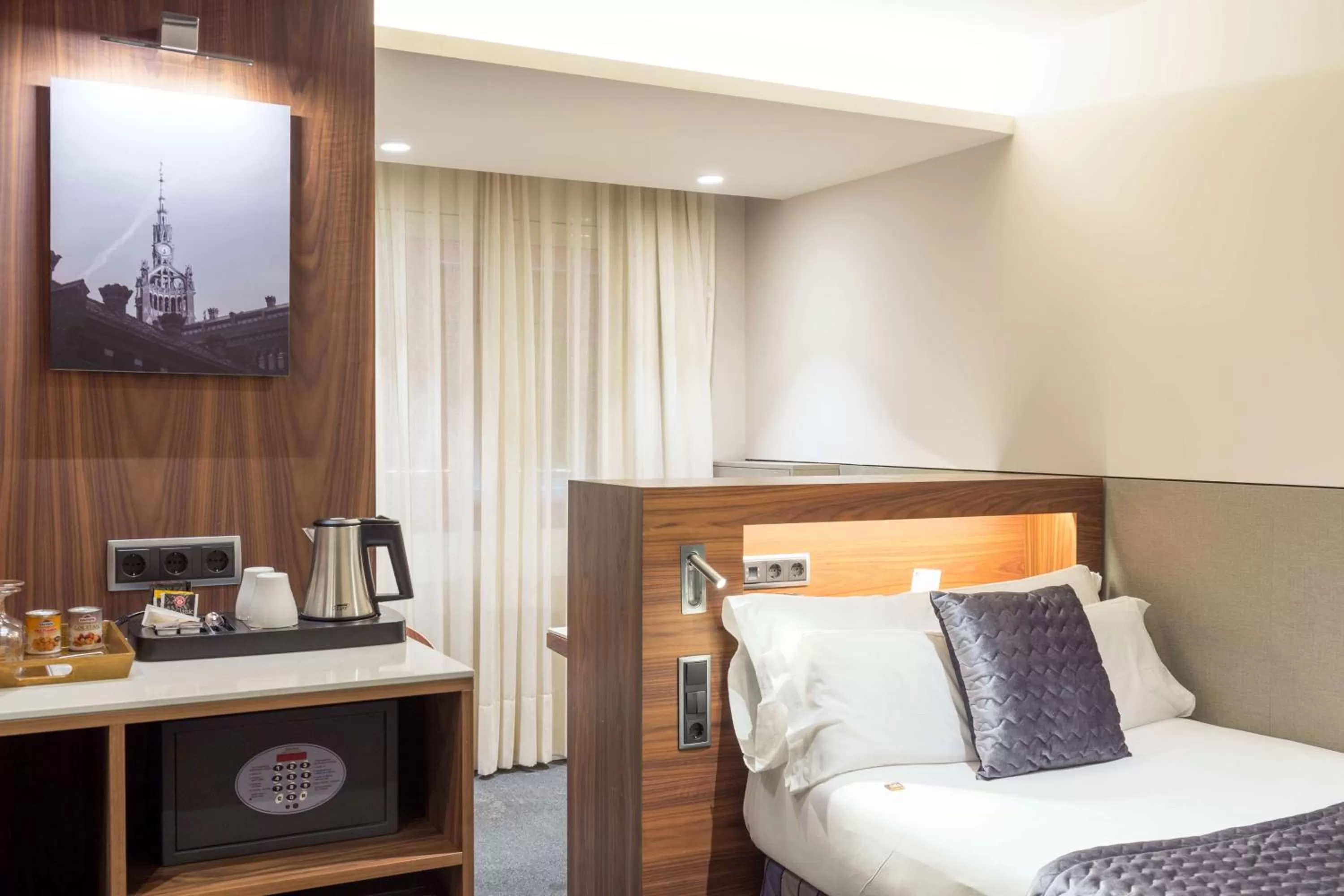 Photo of the whole room, Bed in Best Western Premier Hotel Dante