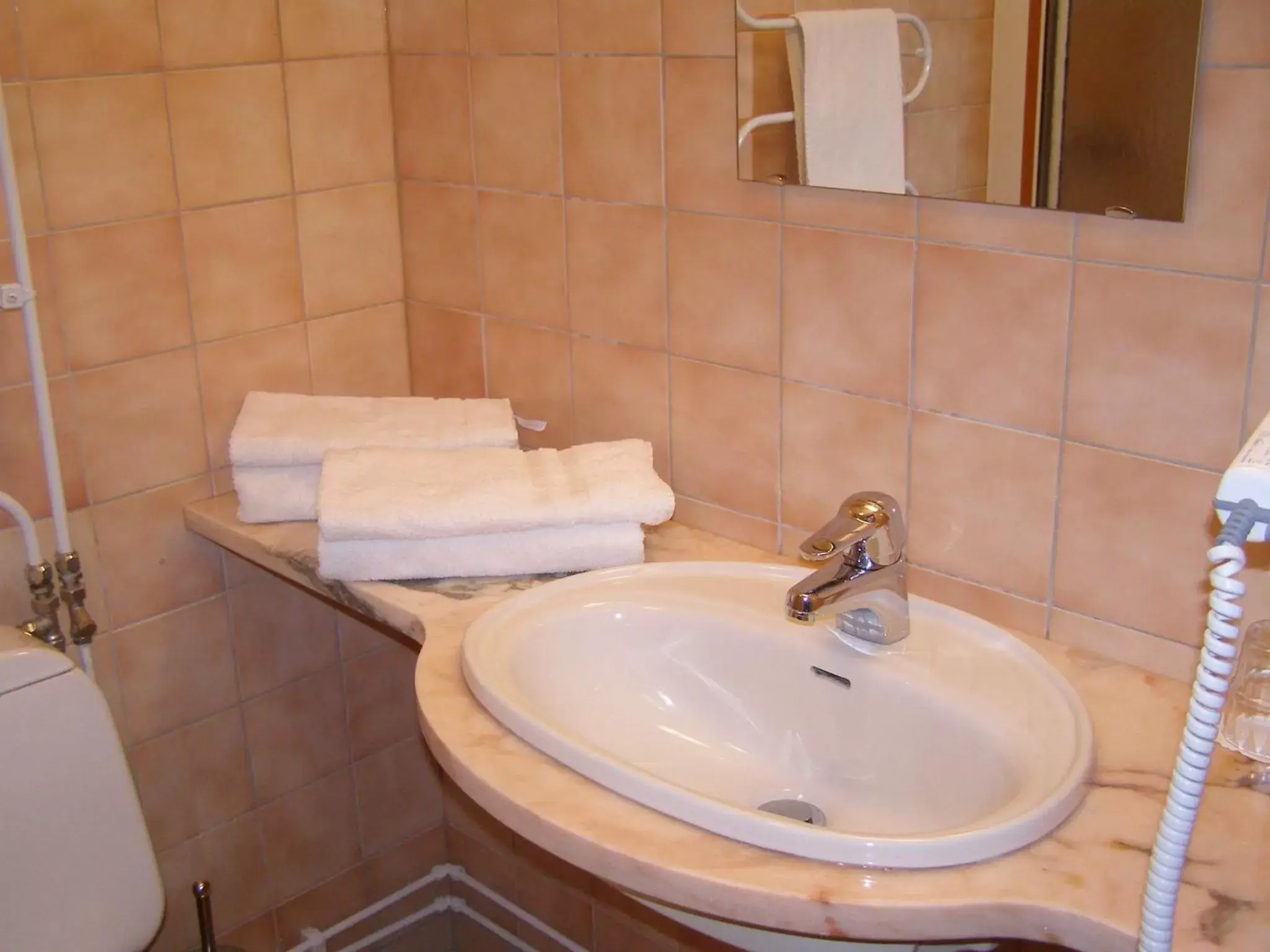 Small Twin Room in Hotel Victoria Small Twin Room in Hotel Victoria