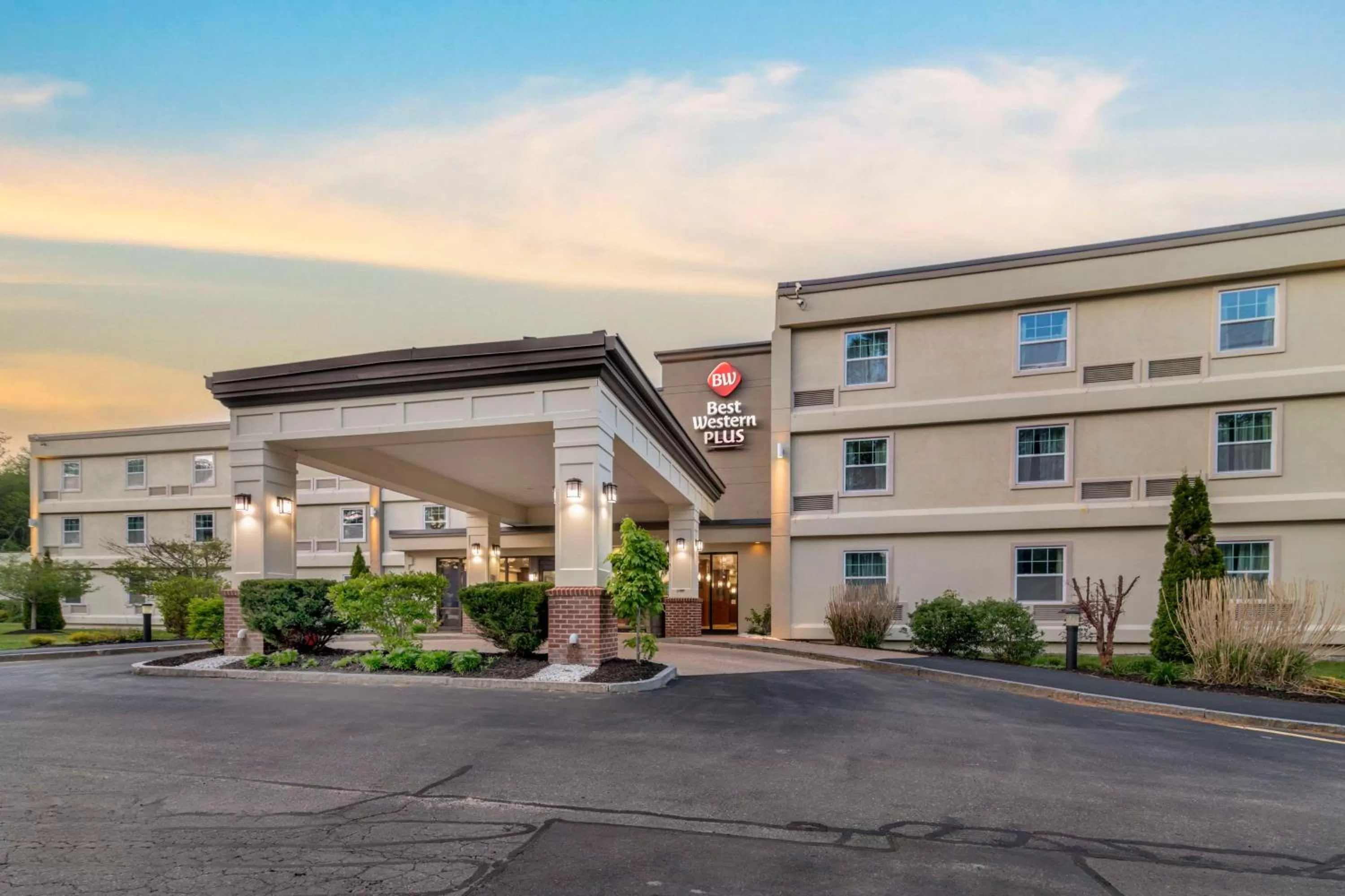 Property building in Best Western Plus Brunswick Bath