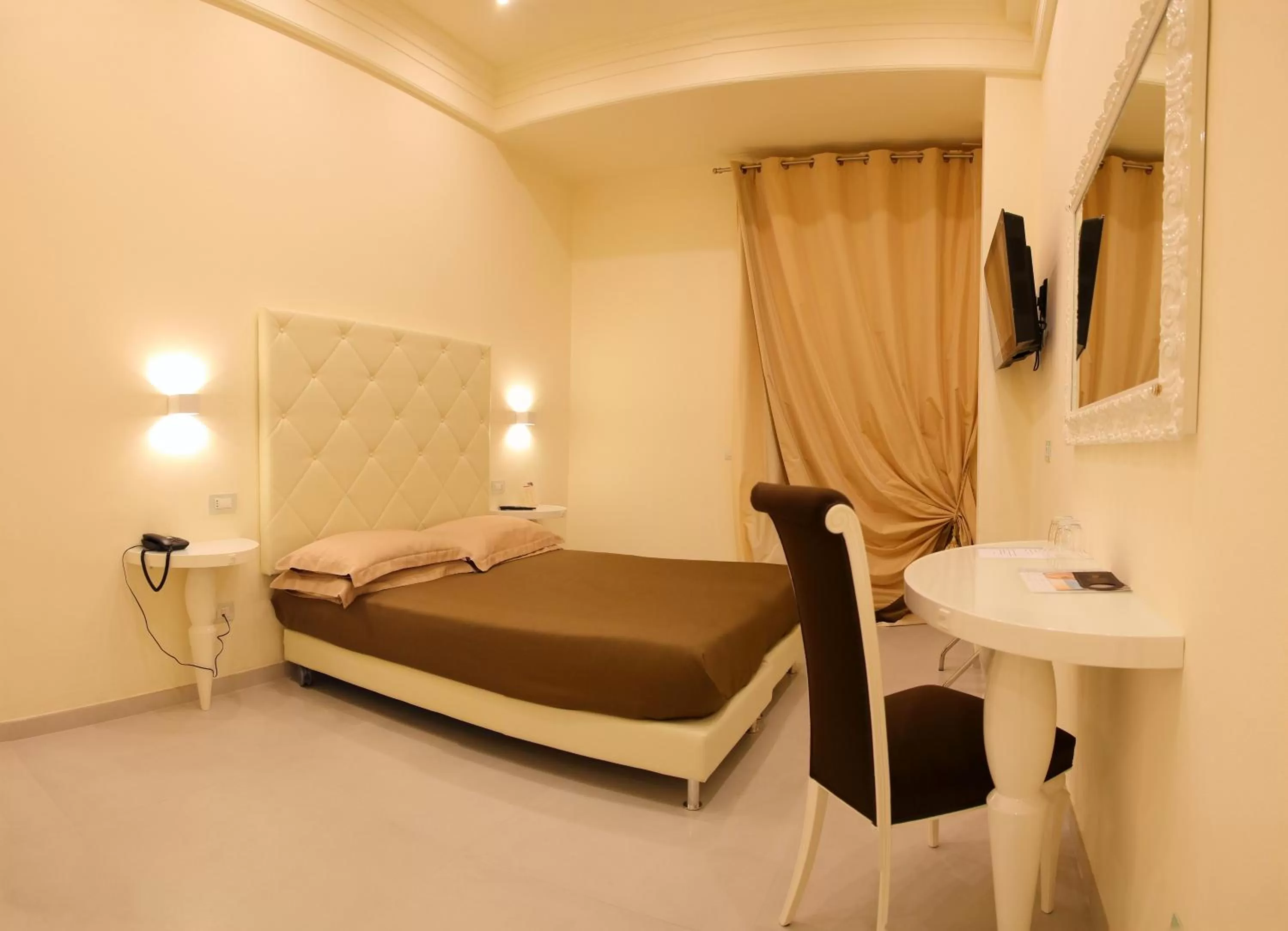 Bedroom, Bed in Hotel Columbia Wellness & Spa