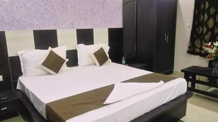 Bedroom, Bed in Rama Grand HS