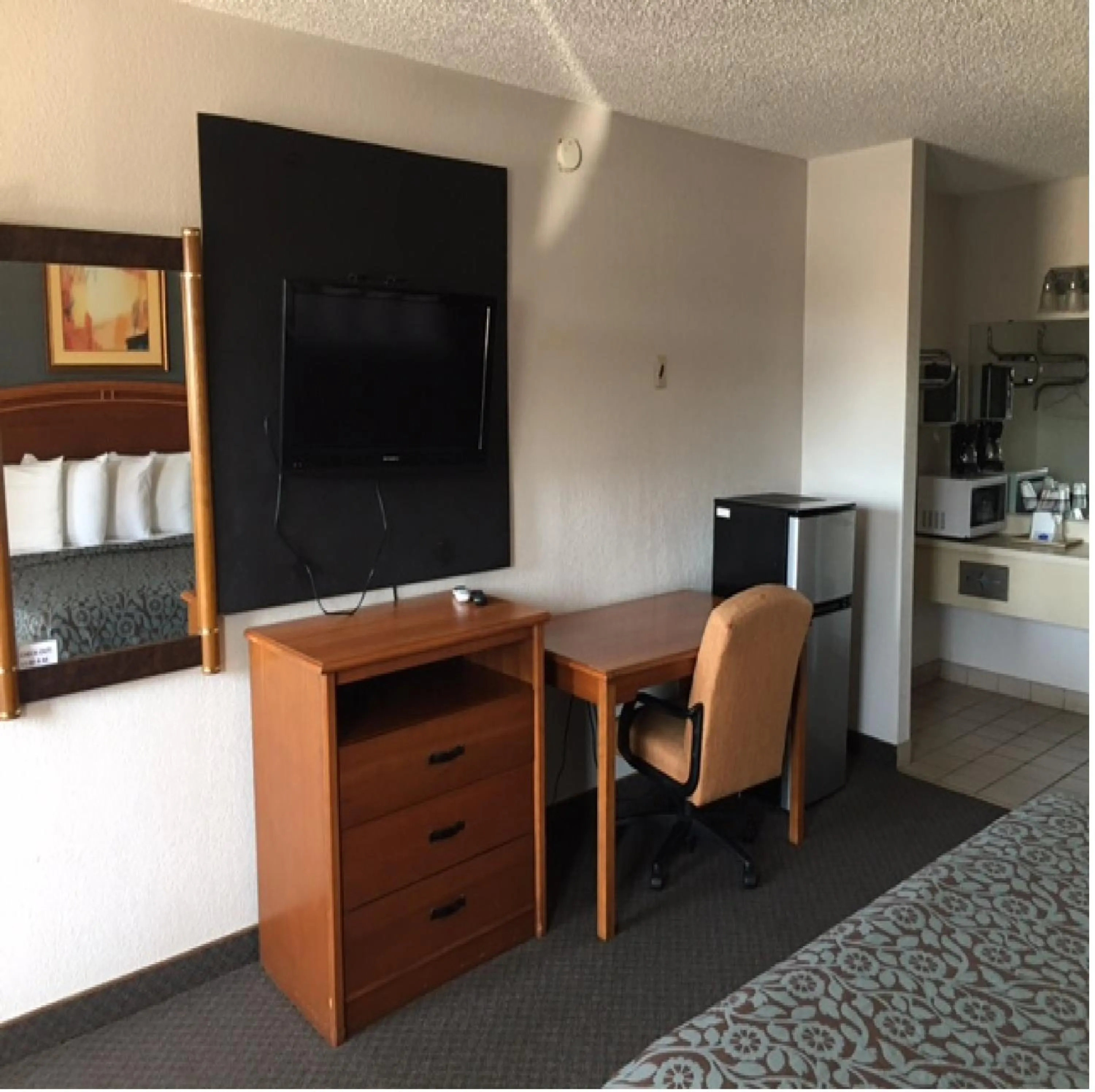 Bedroom in Hebbronville Executive Inn
