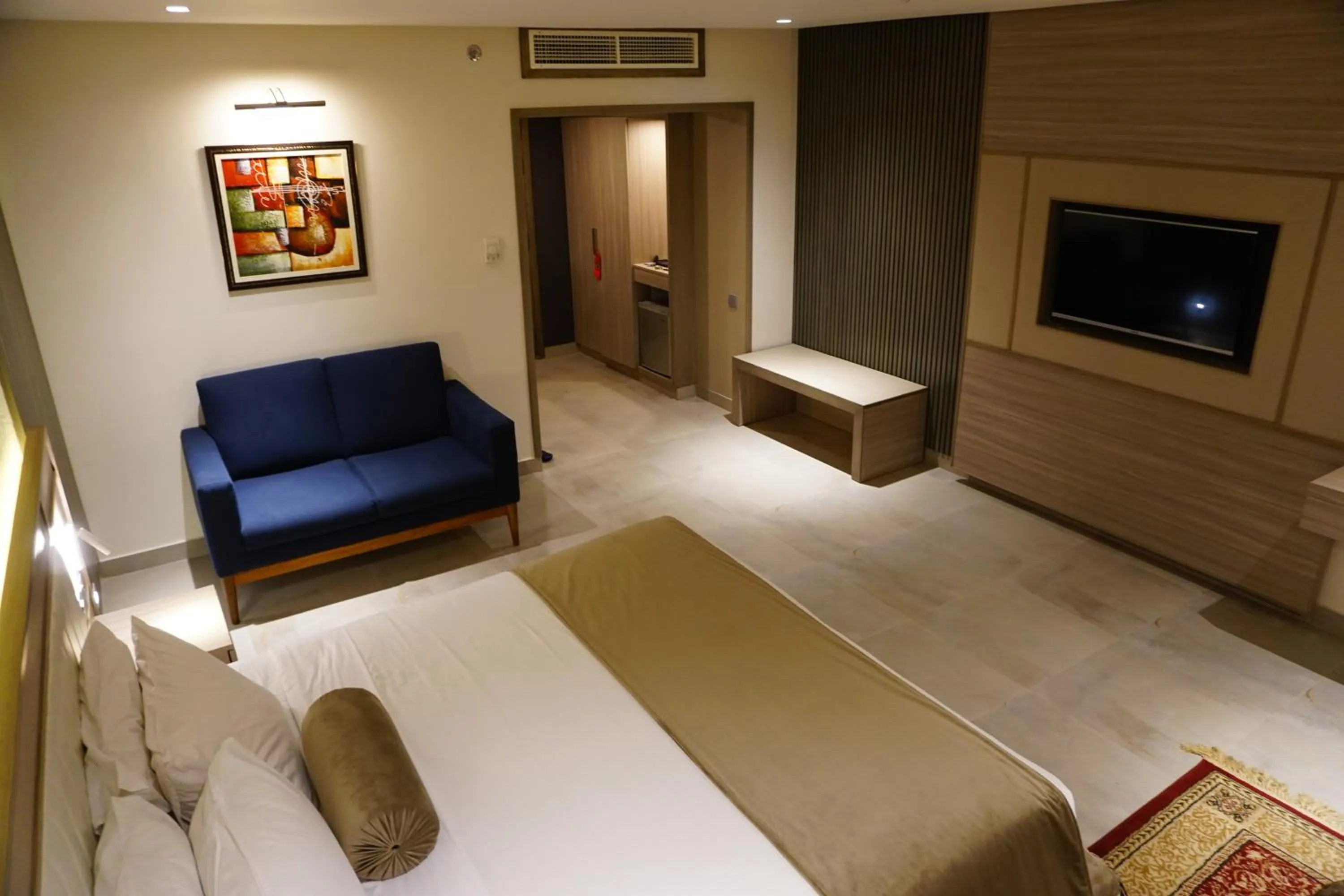 Regent Plaza Hotel & Convention Center