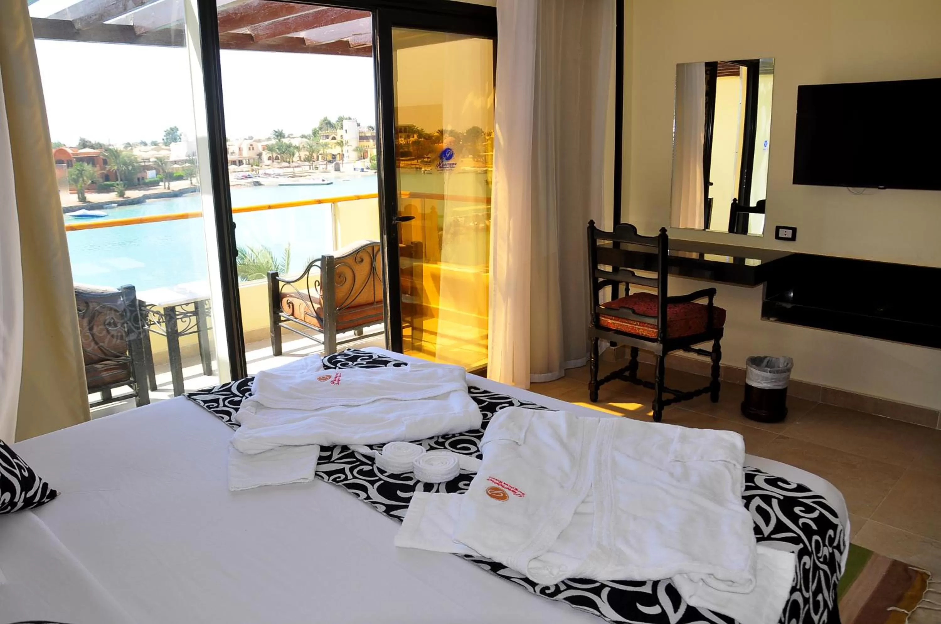 Bed in Panorama Bungalows Resort El Gouna