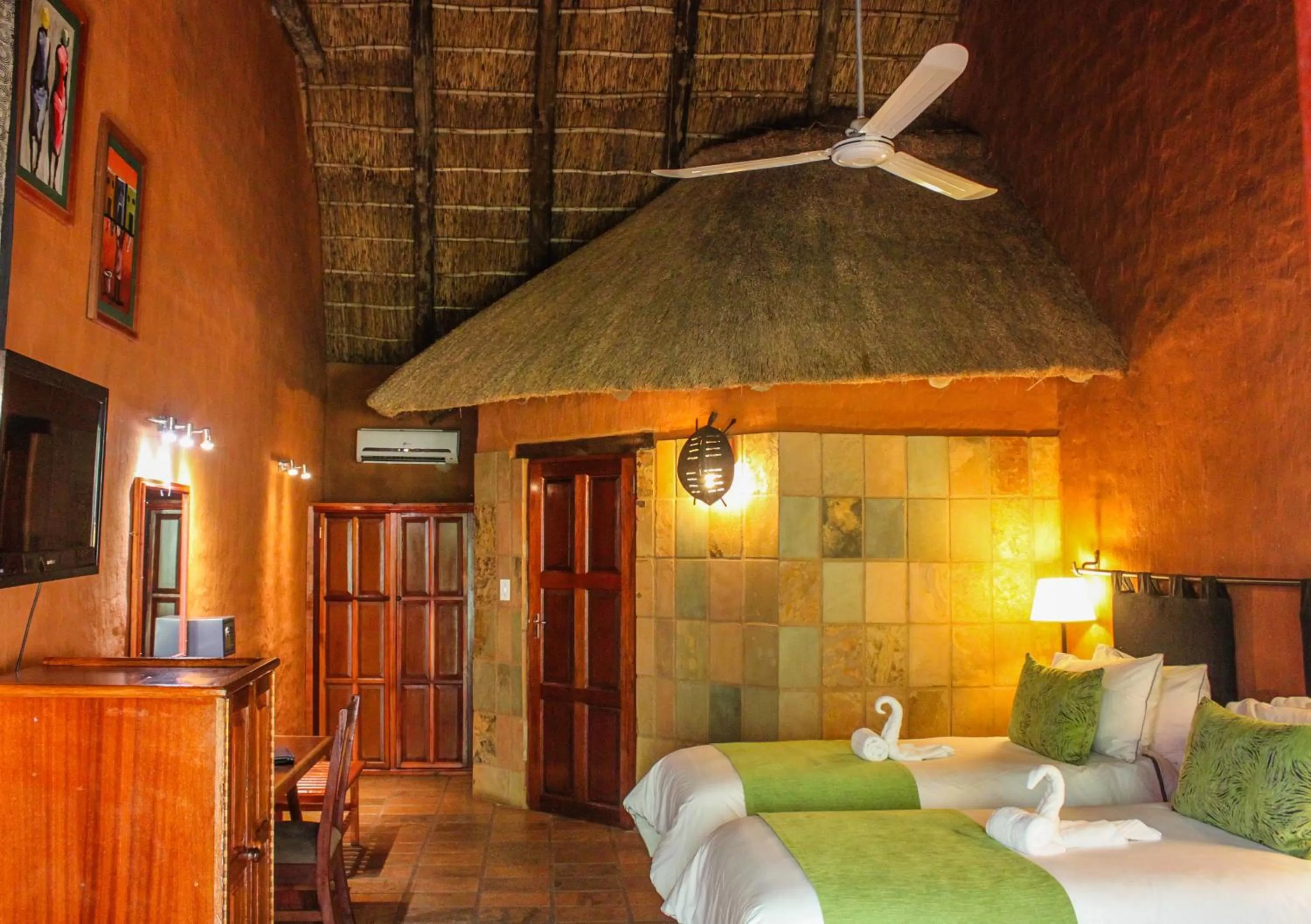 Photo of the whole room, Bed in Misty Hills Country Hotel, Conference Centre & Spa