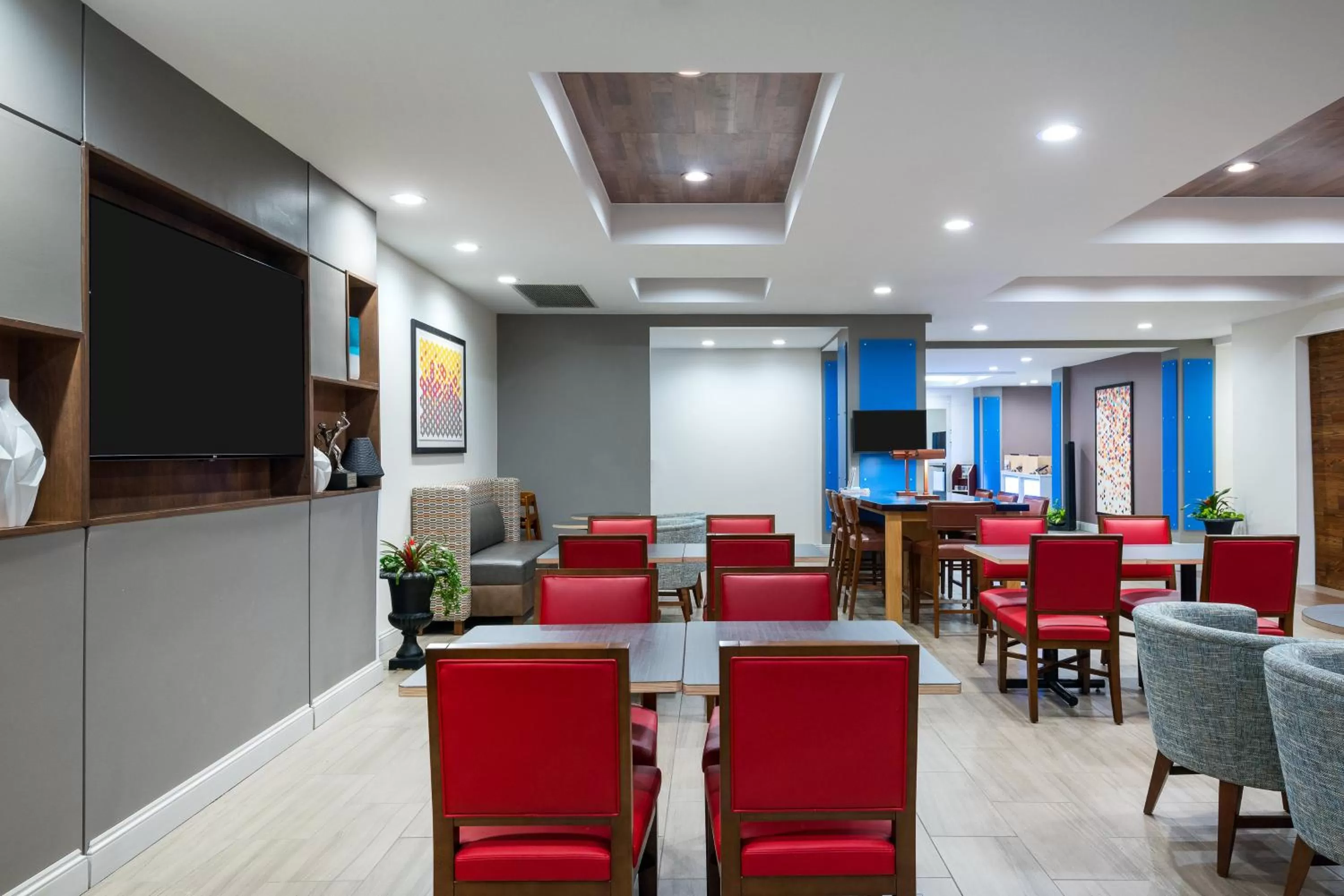 Property building in Holiday Inn Express & Suites Florence I-95 & I-20 Civic Ctr by IHG