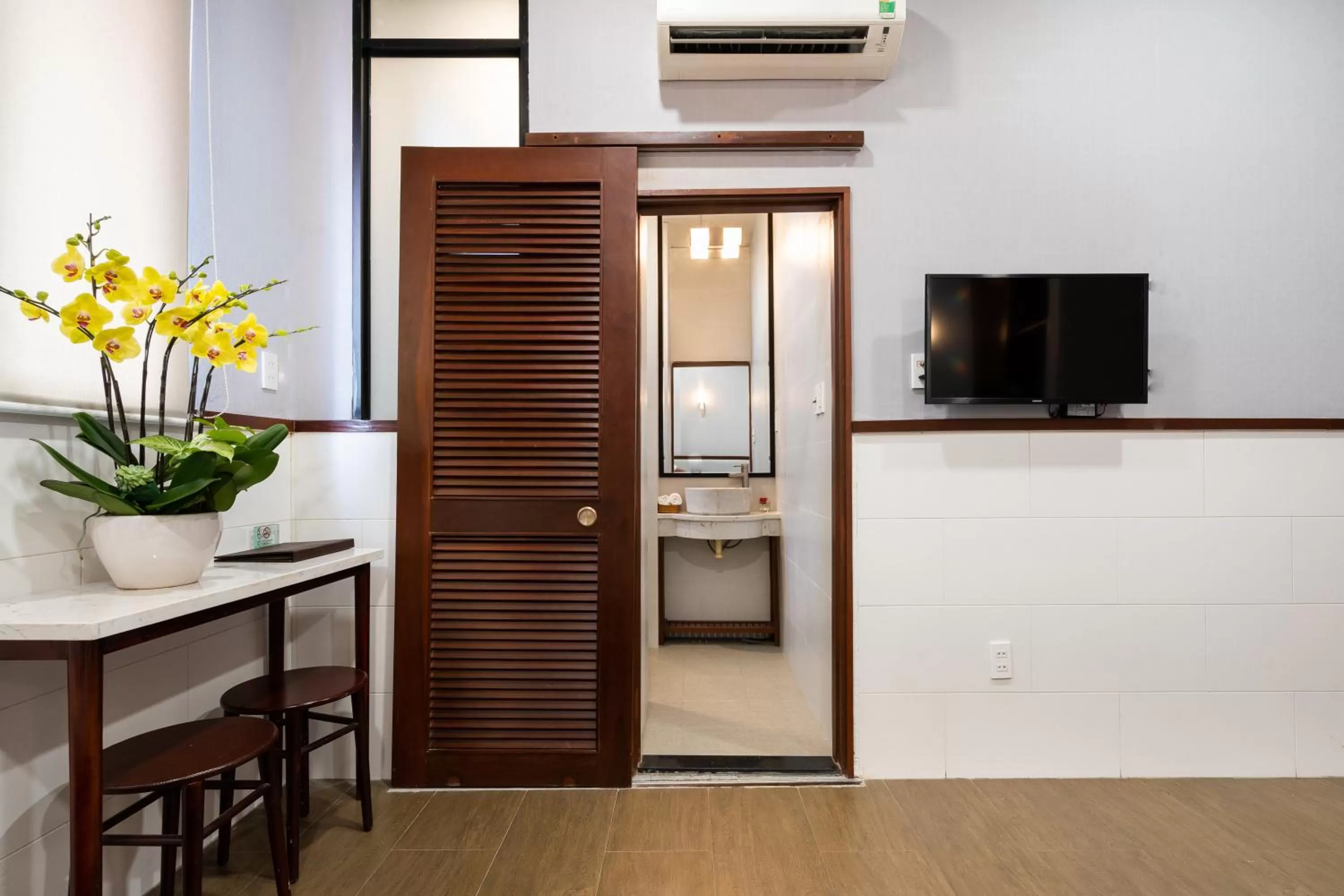 TV/Entertainment Center in Văn Hoa Hotel