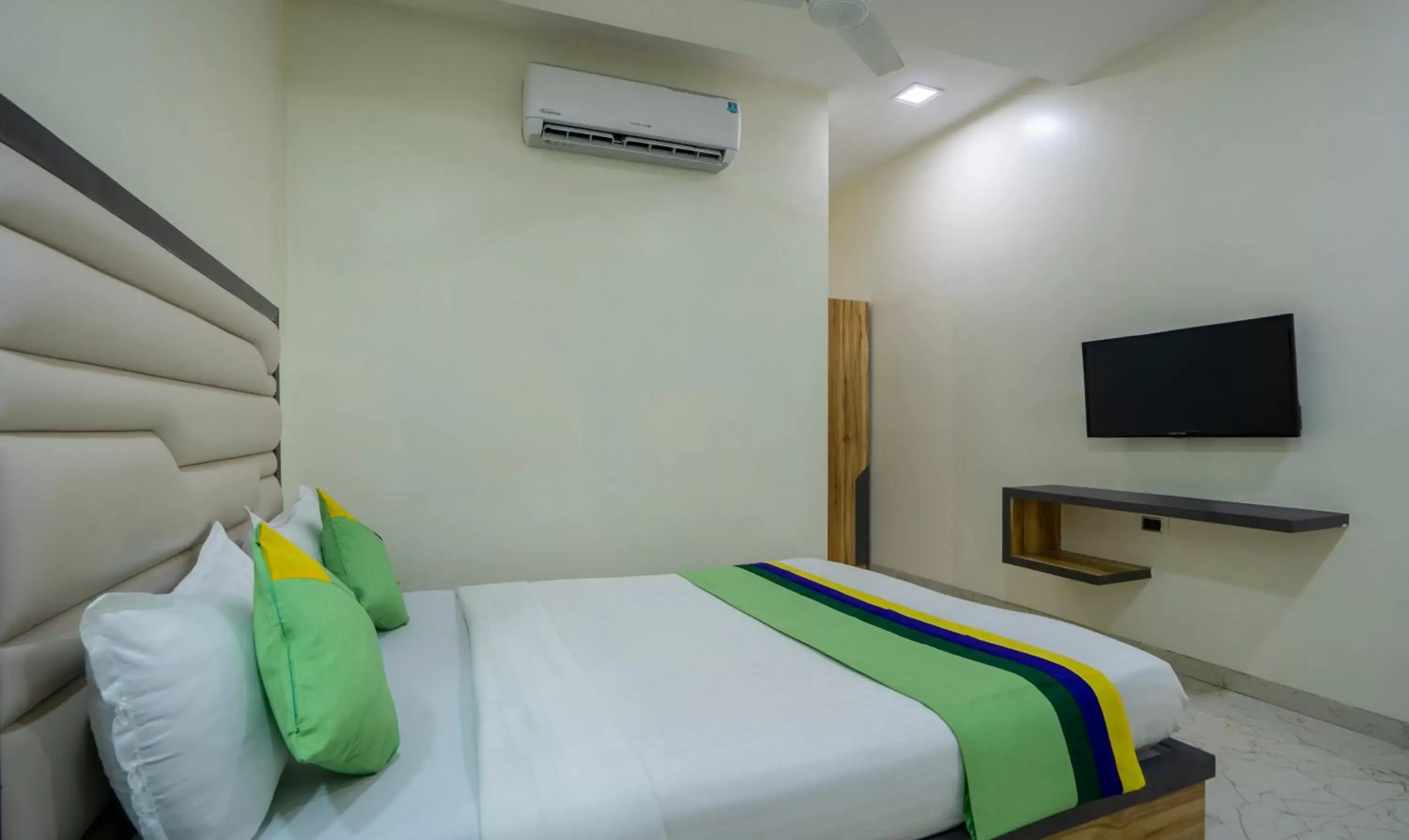 Economy Double Room - single occupancy in Treebo Trend Zaid International Economy Double Room - single occupancy in Treebo Trend Zaid International
