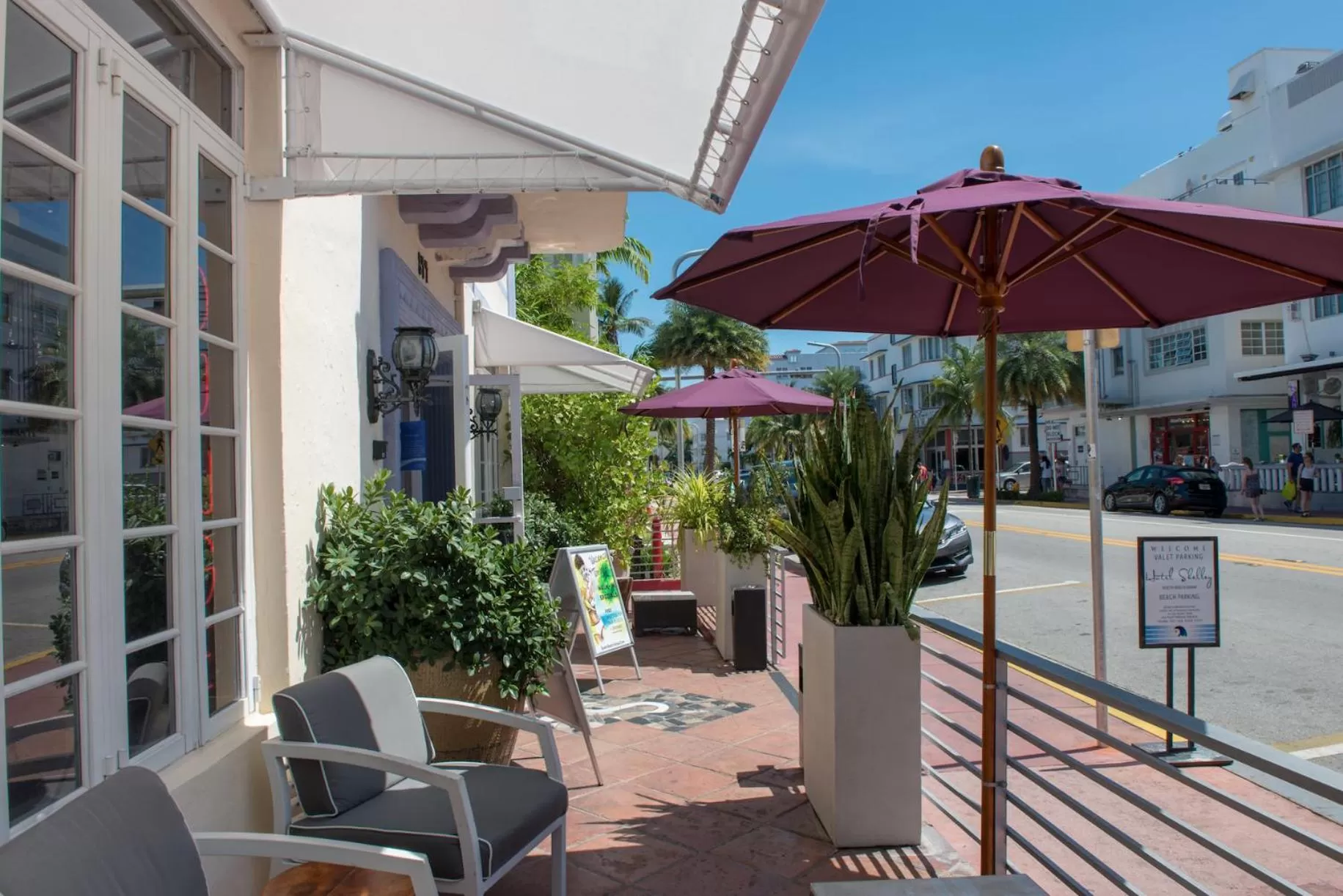 Patio in Shelley Hotel