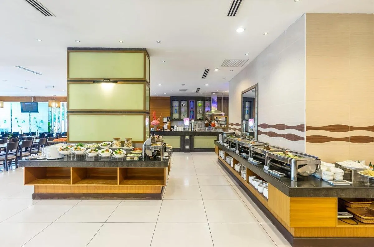 Restaurant/places to eat in Crystal Crown Hotel Kuala Lumpur