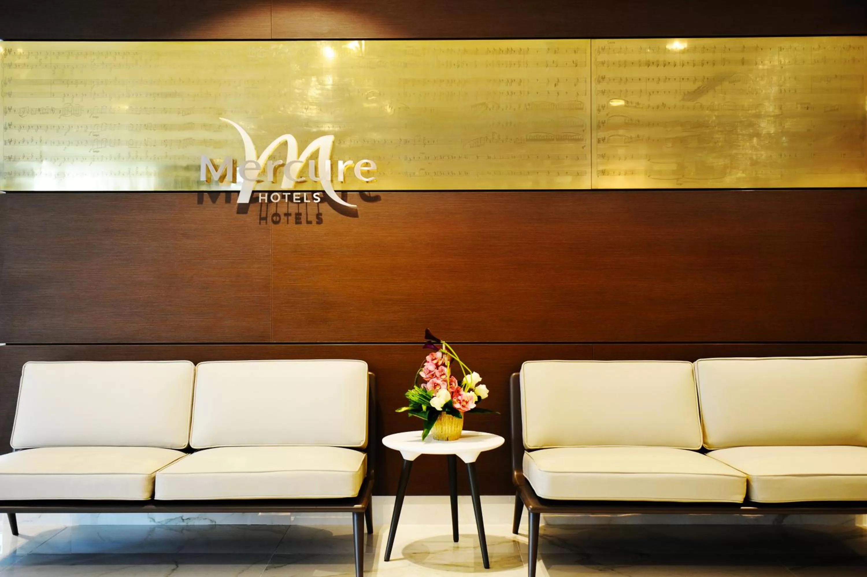 Lobby or reception in Mercure Bucharest City Center