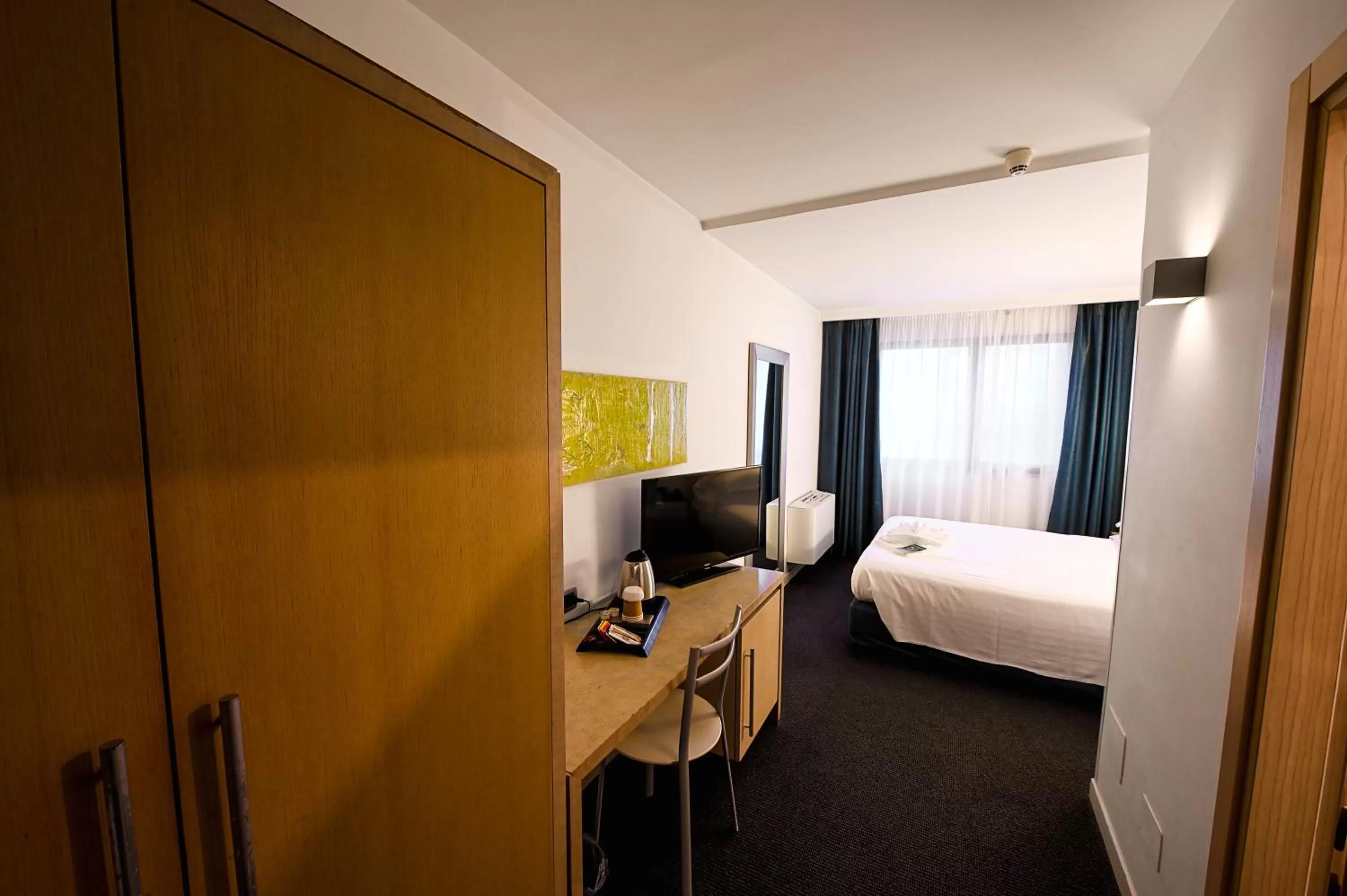 Bedroom, Bed in Mercure Palermo Centro