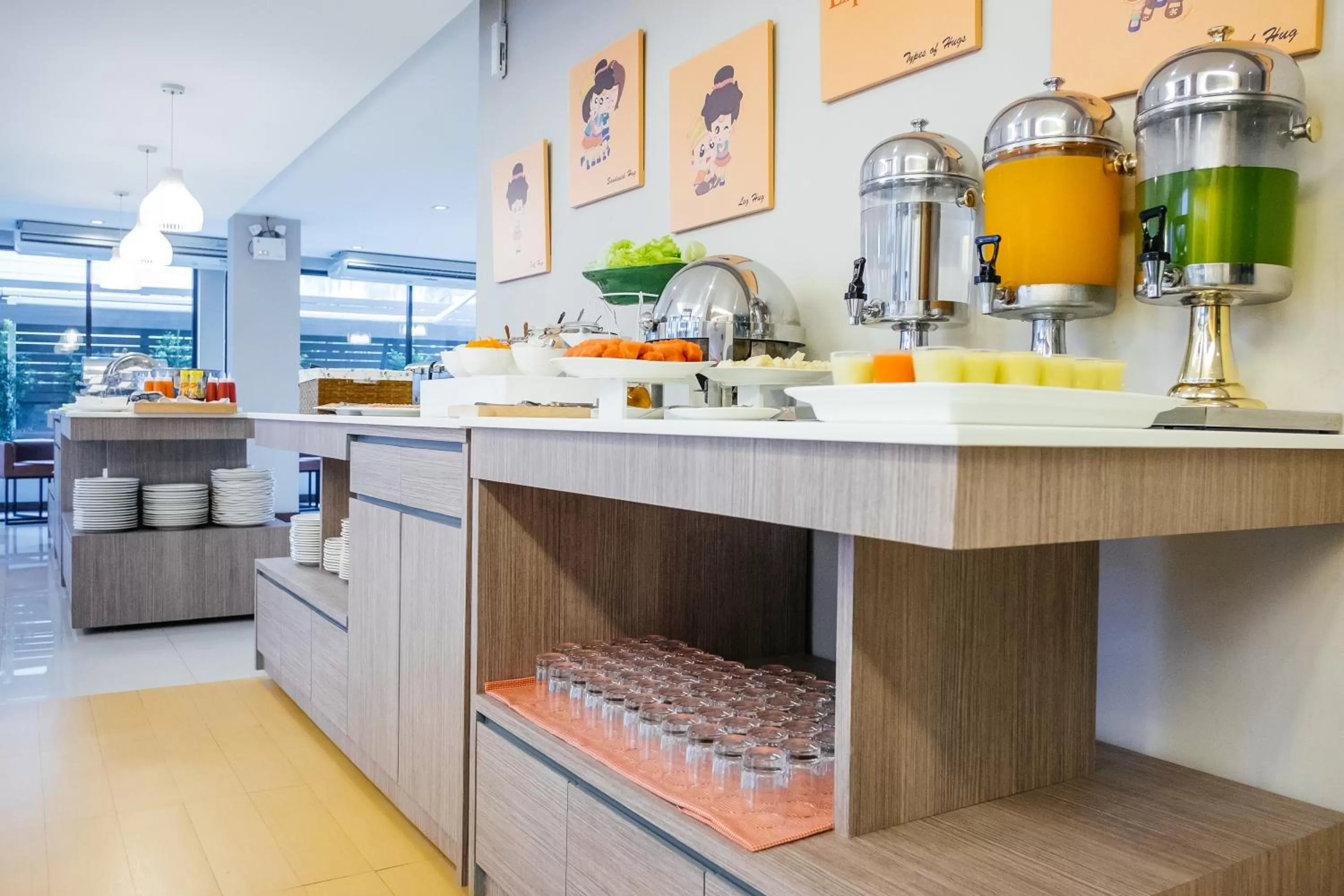 Restaurant/places to eat in De Hug Hotel & Residence