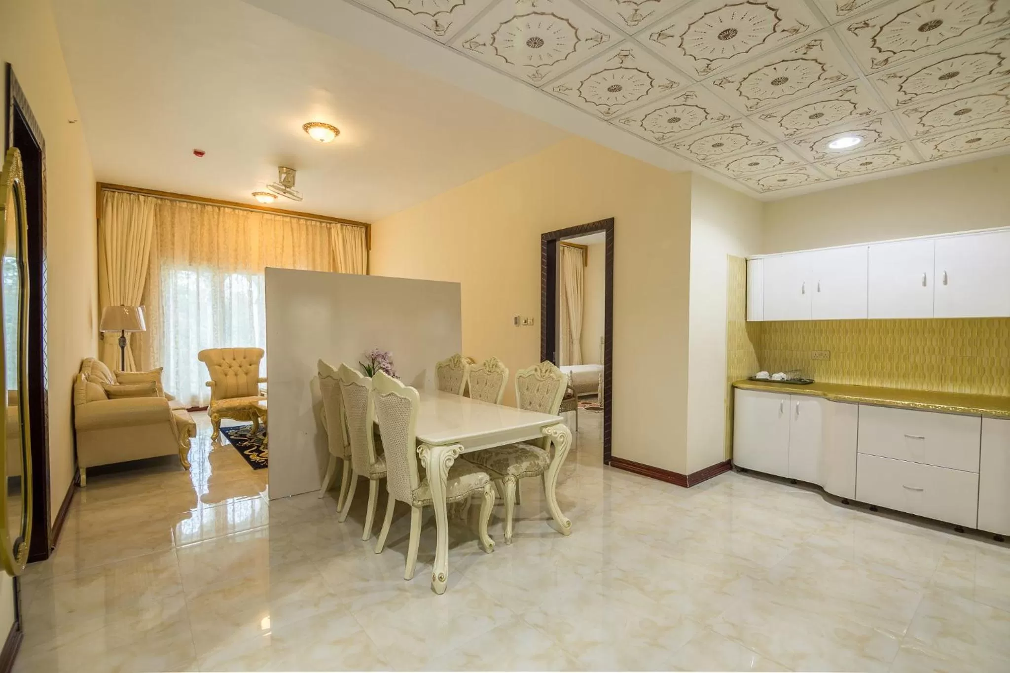 Dining area in Madinat Al Bahr Business & Spa Hotel