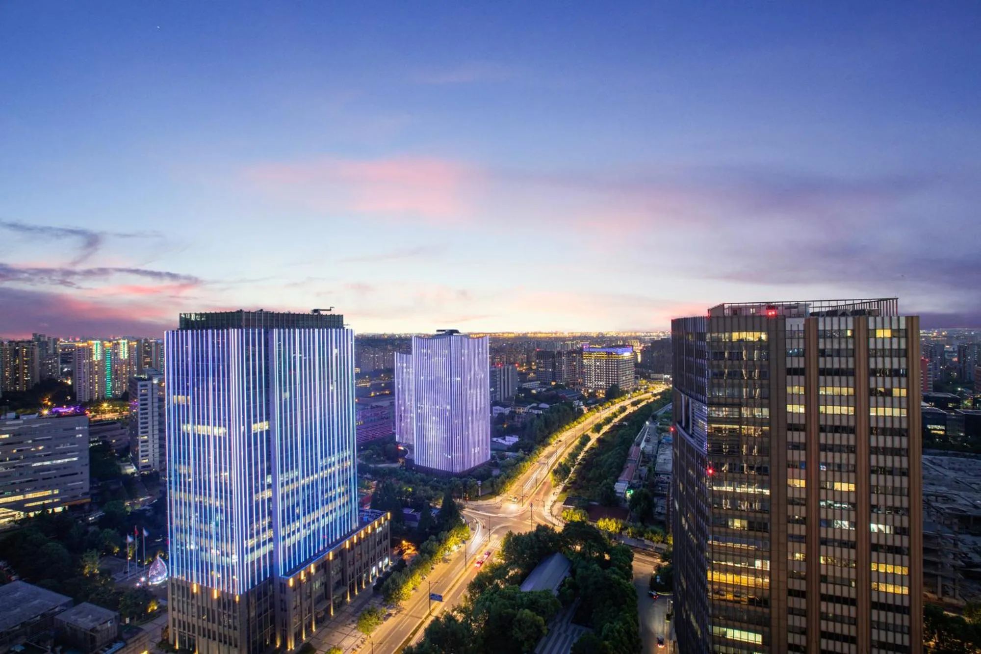 Night in HUALUXE Shanghai Changfeng Park - Park Lake View