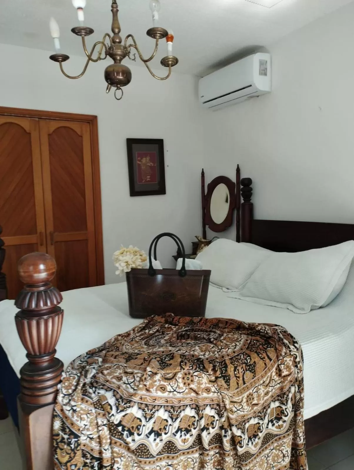 Photo of the whole room, Bed in Sunset Paradise