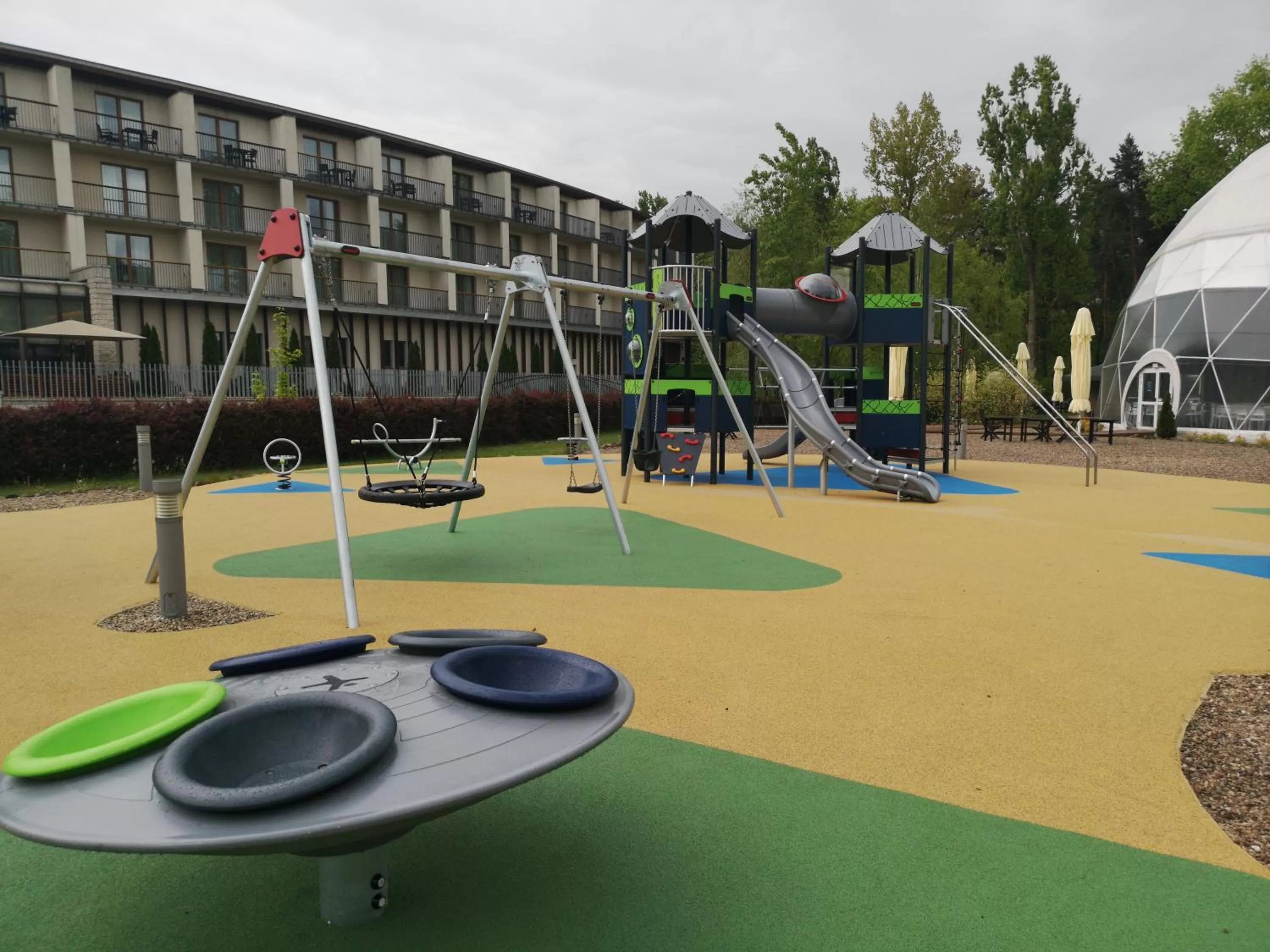 Area and facilities in Holiday Inn Resort Warsaw Józefów by IHG