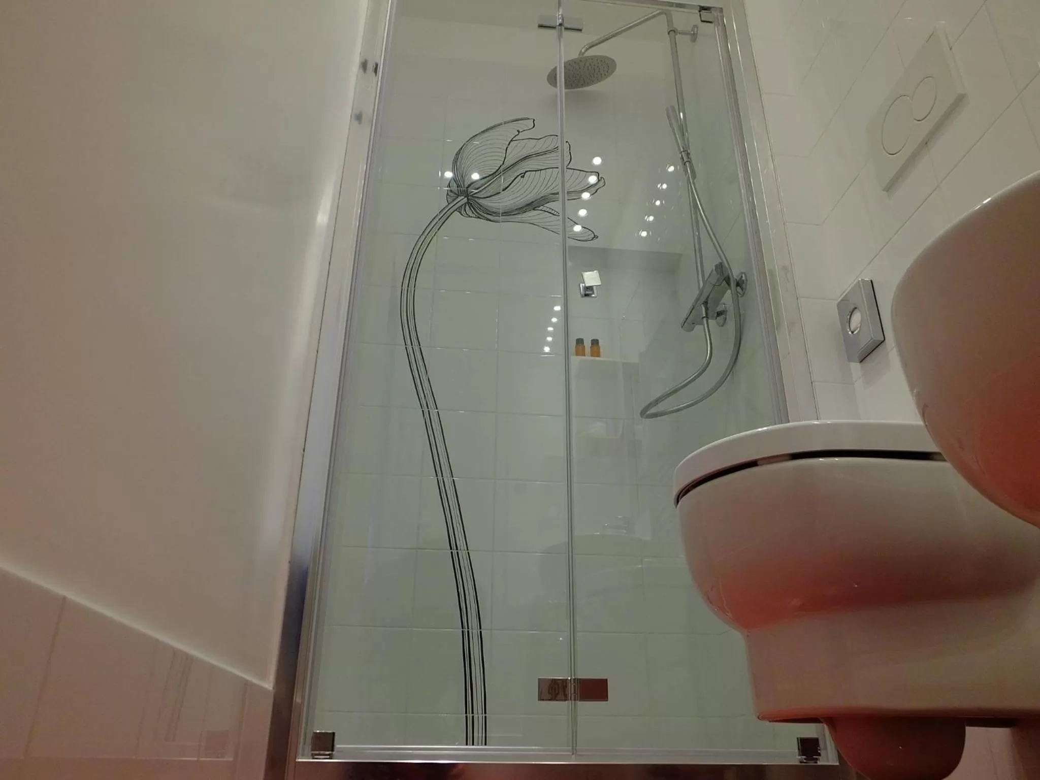 Shower in Zefiro Home