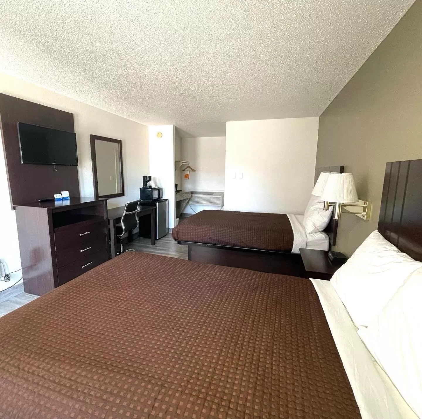 Bedroom, Bed in Motel 6 Hermiston OR Umatilla