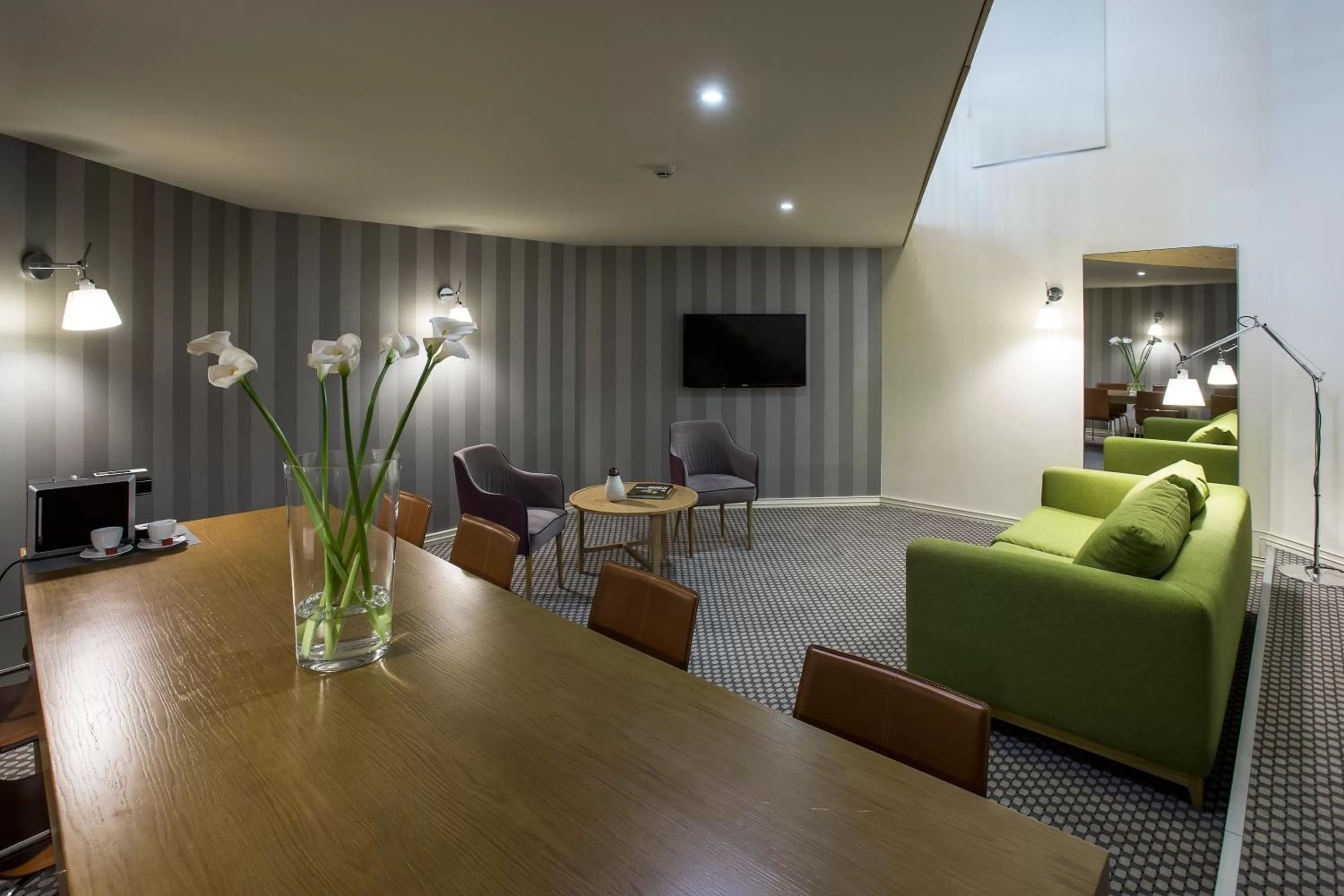 Coffee/tea facilities in Jump INN Hotel Belgrade