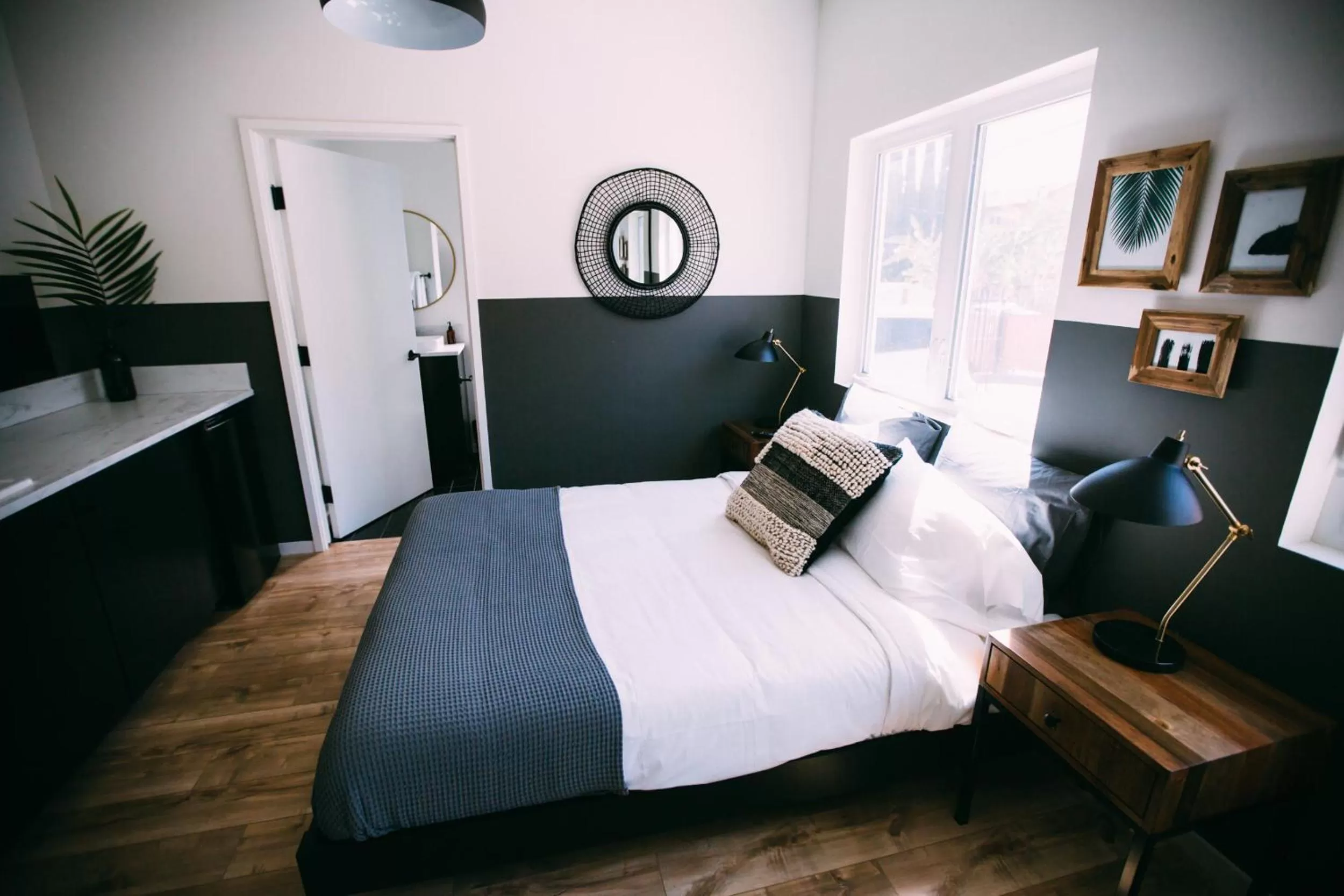 Photo of the whole room, Bed in Noon on Sunset Hill