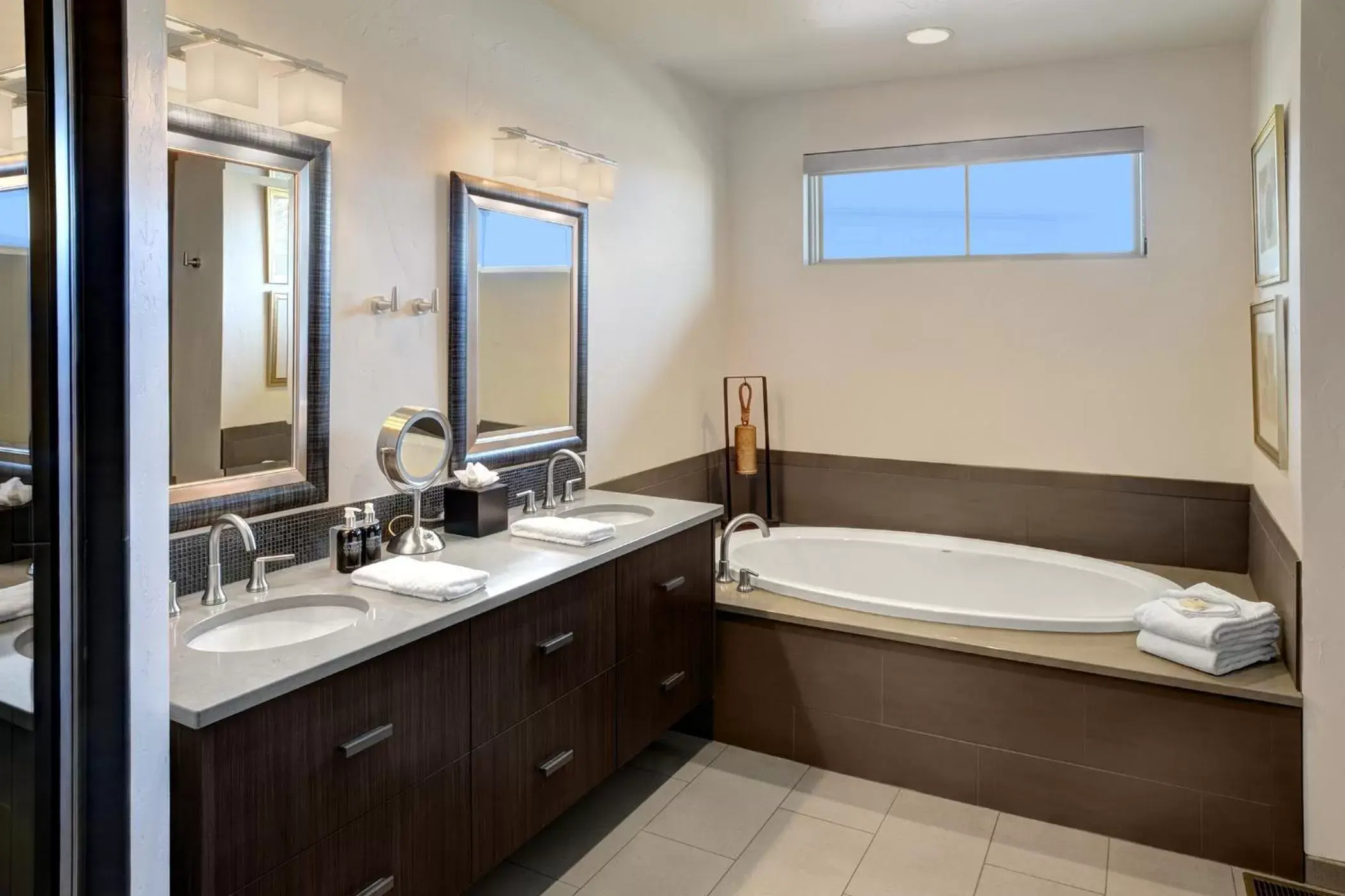 Cottage Queen in Garden of the Gods Resort & Club Cottage Queen in Garden of the Gods Resort & Club