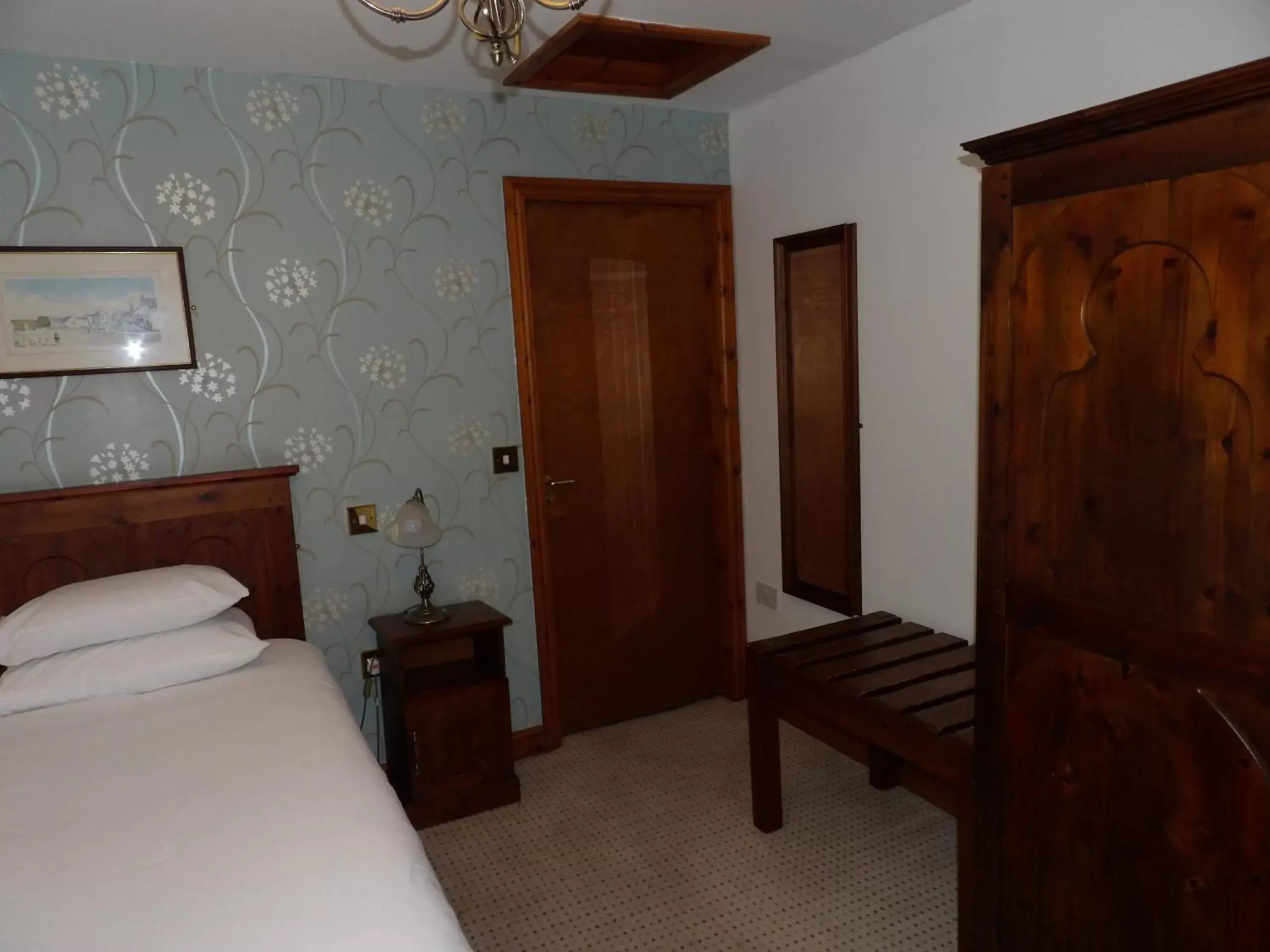 Standard Single Room - single occupancy in The Bull Hotel Standard Single Room - single occupancy in The Bull Hotel