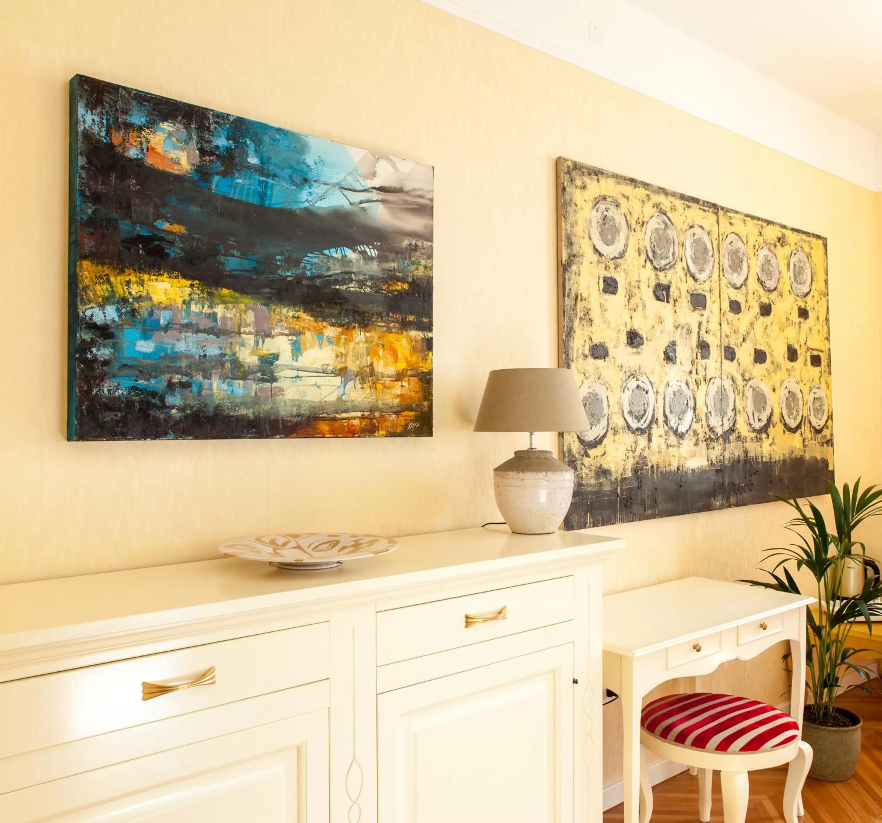 Decorative detail, TV/Entertainment Center in Benecanka Casa Veneziana Piran