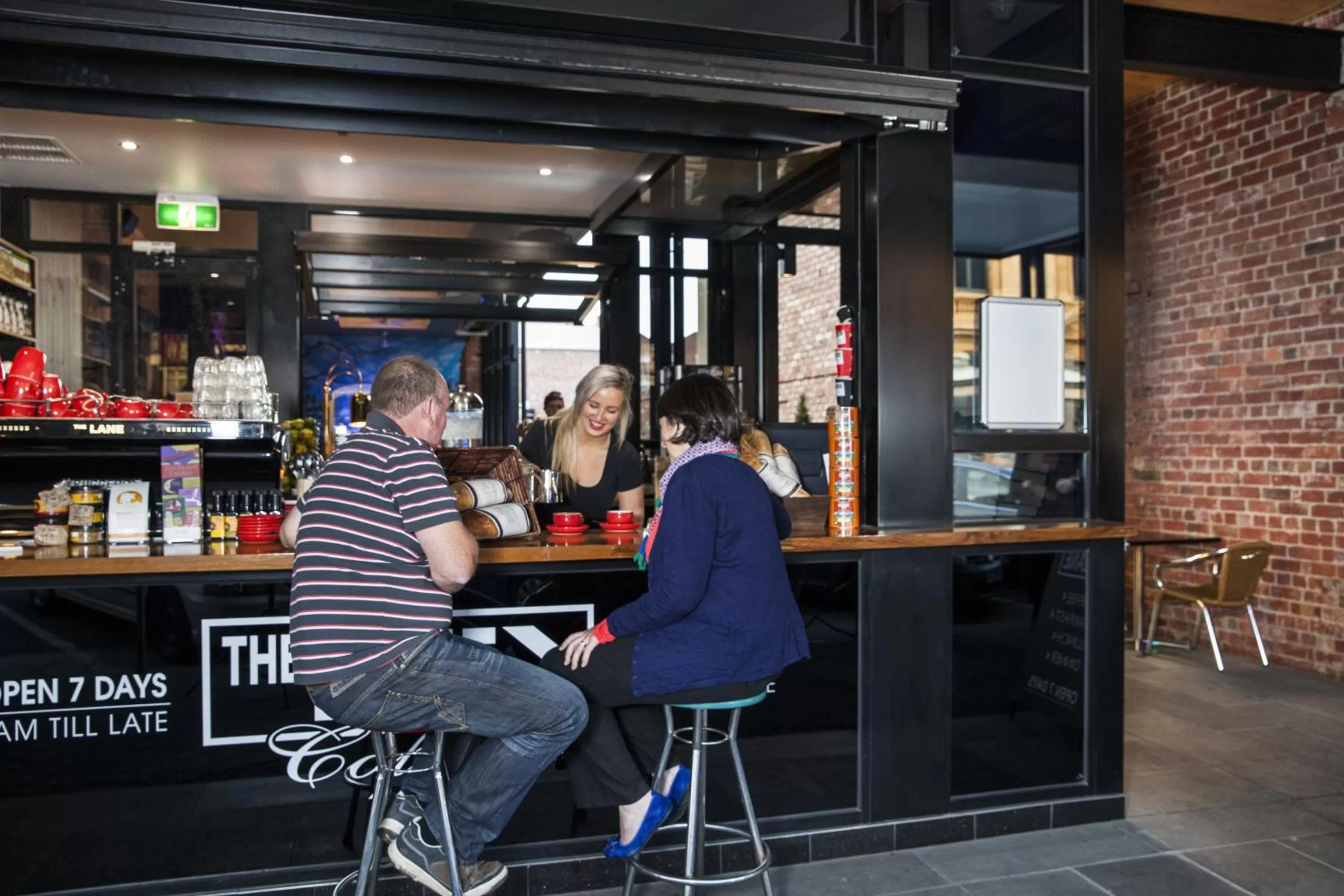 Lounge or bar in Quality Inn The George Hotel Ballarat