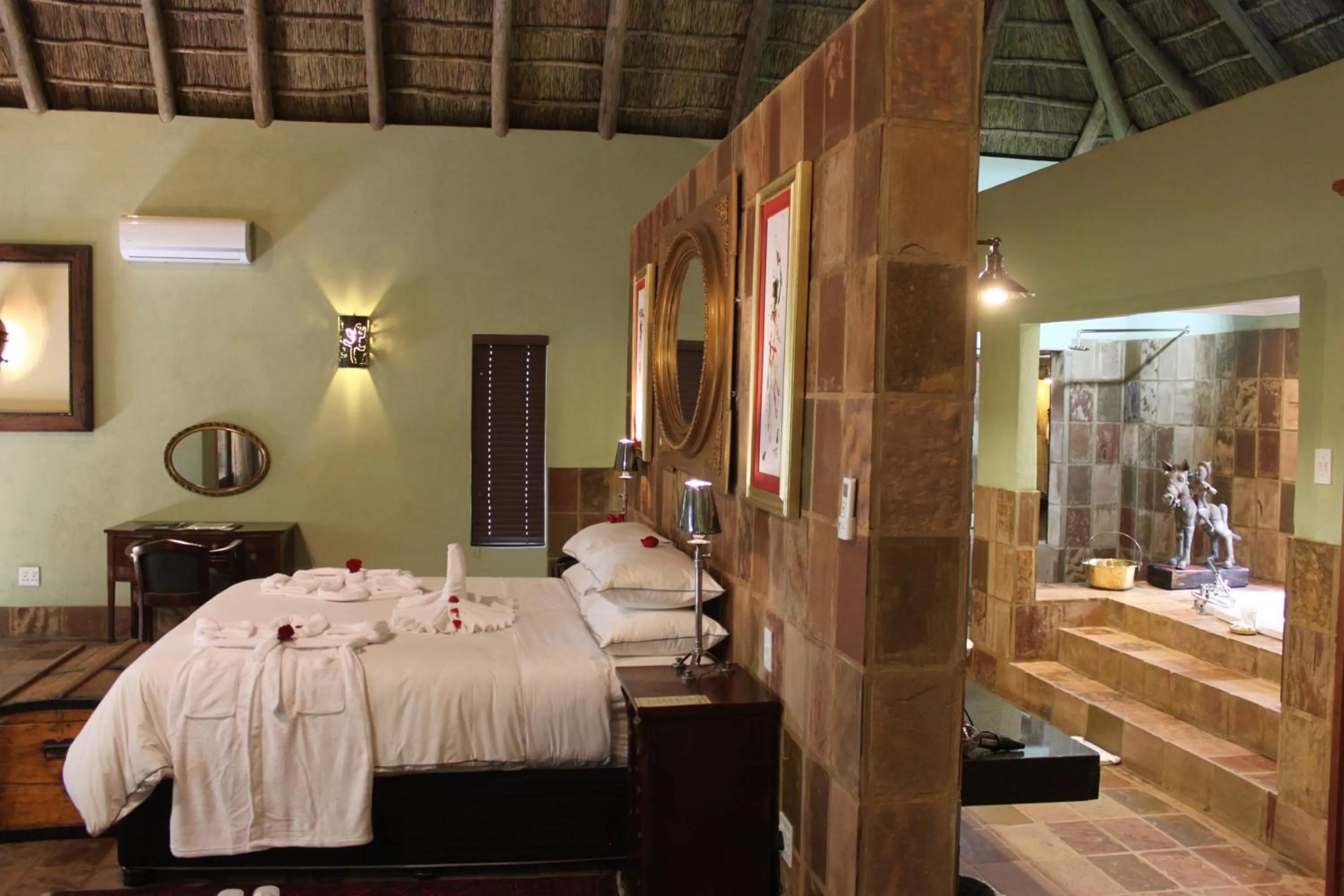 Photo of the whole room, Bed in Misty Hills Country Hotel, Conference Centre & Spa