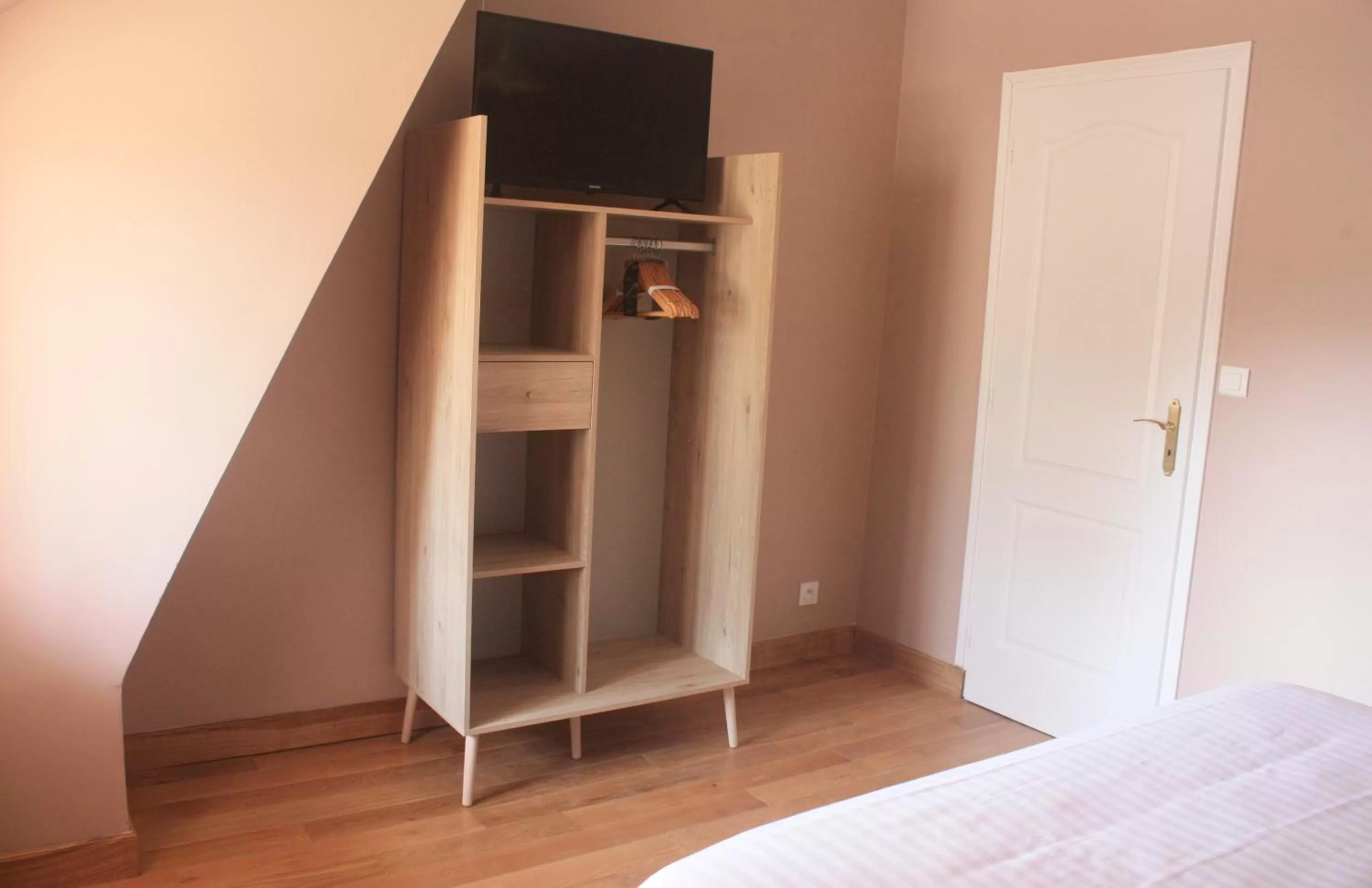 Photo of the whole room, TV/Entertainment Center in Le Domaine de Bella