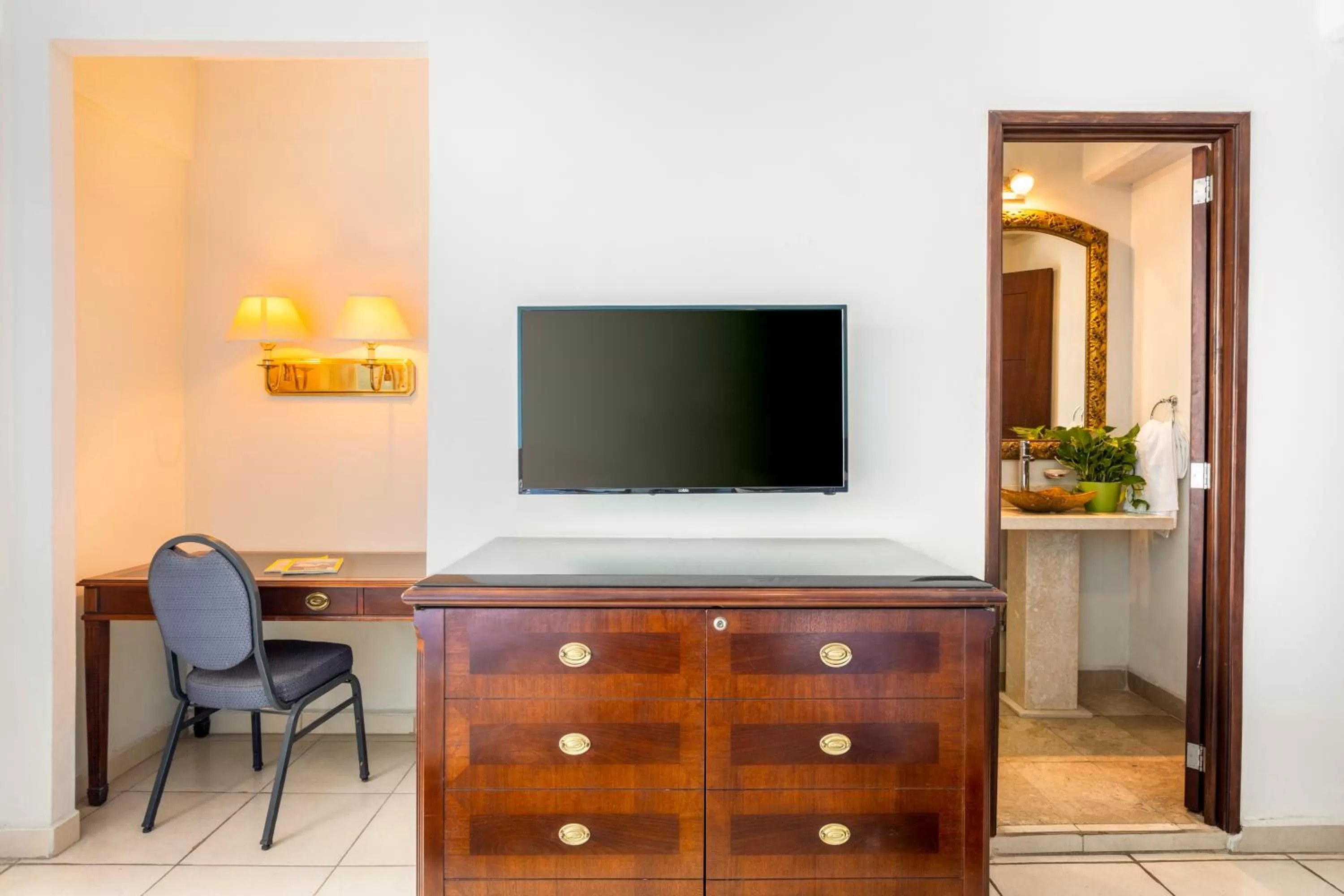 TV and multimedia in Hotel Pueblito Vallarta