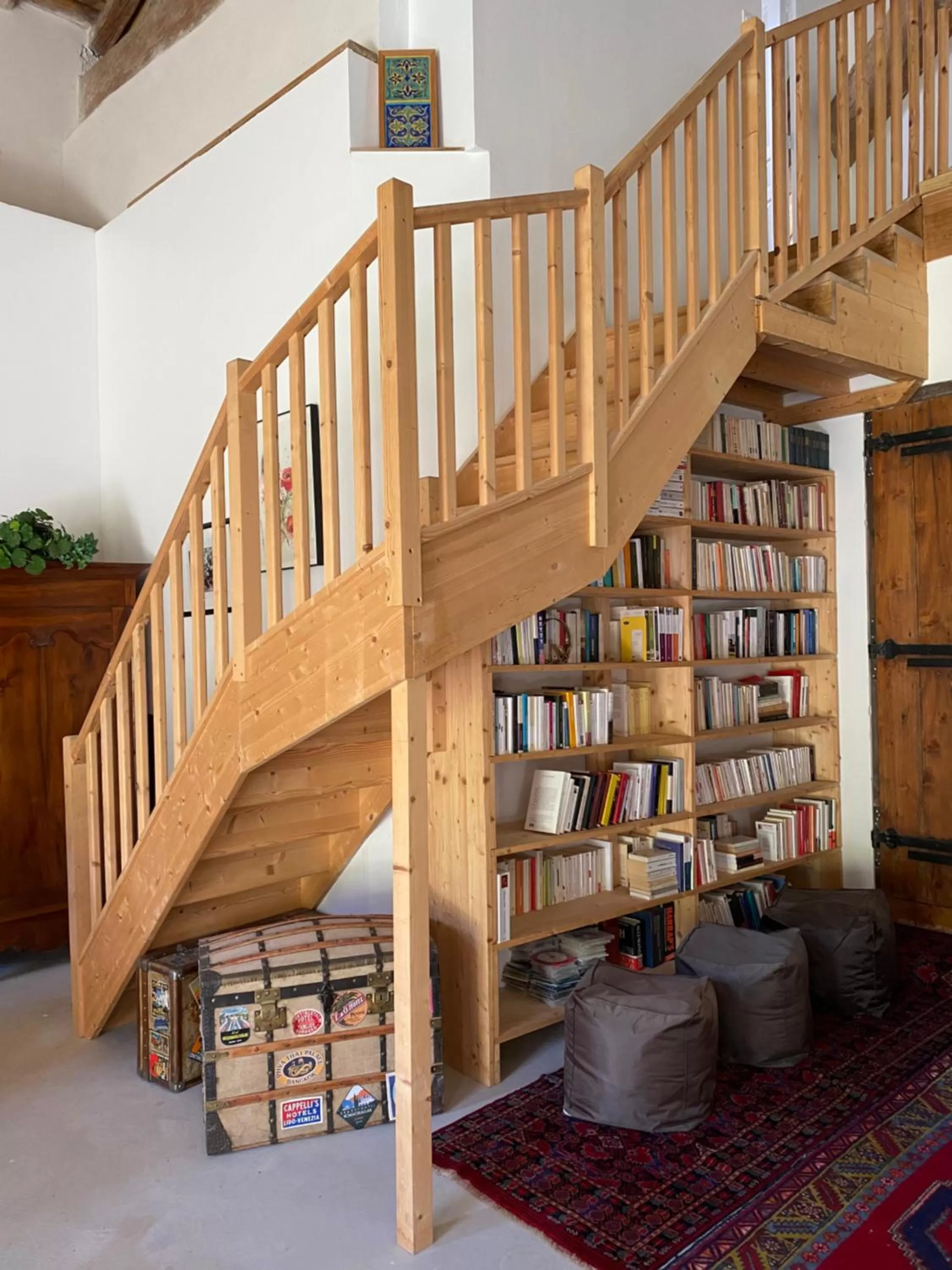 Library in Clos de Mont July, architecture XVIIIe au cœur de la nature