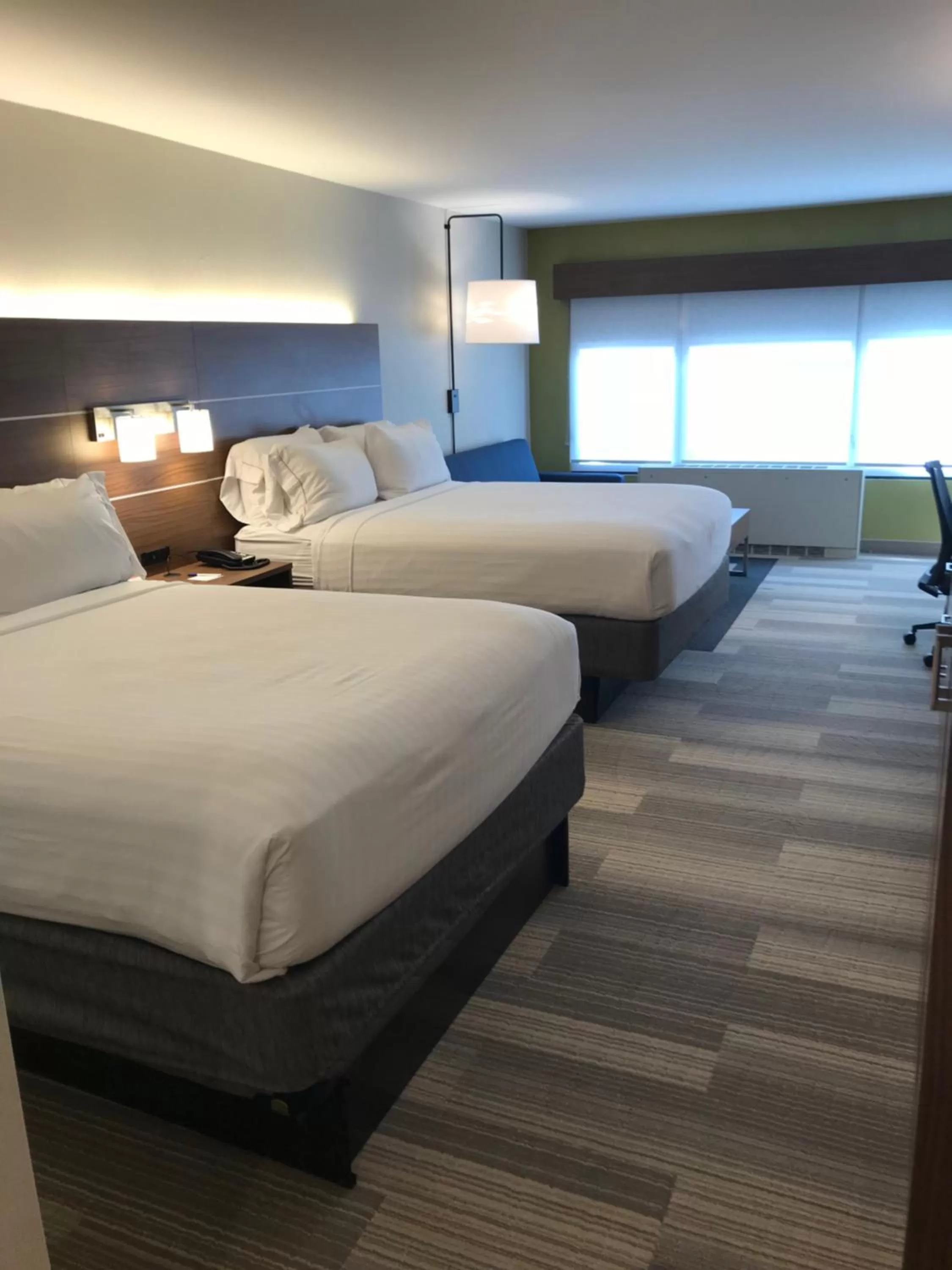 Bed in Holiday Inn Express Rochester-Victor by IHG