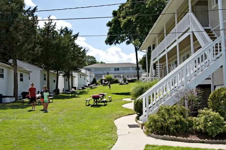 Day in Colonial Shores Resort