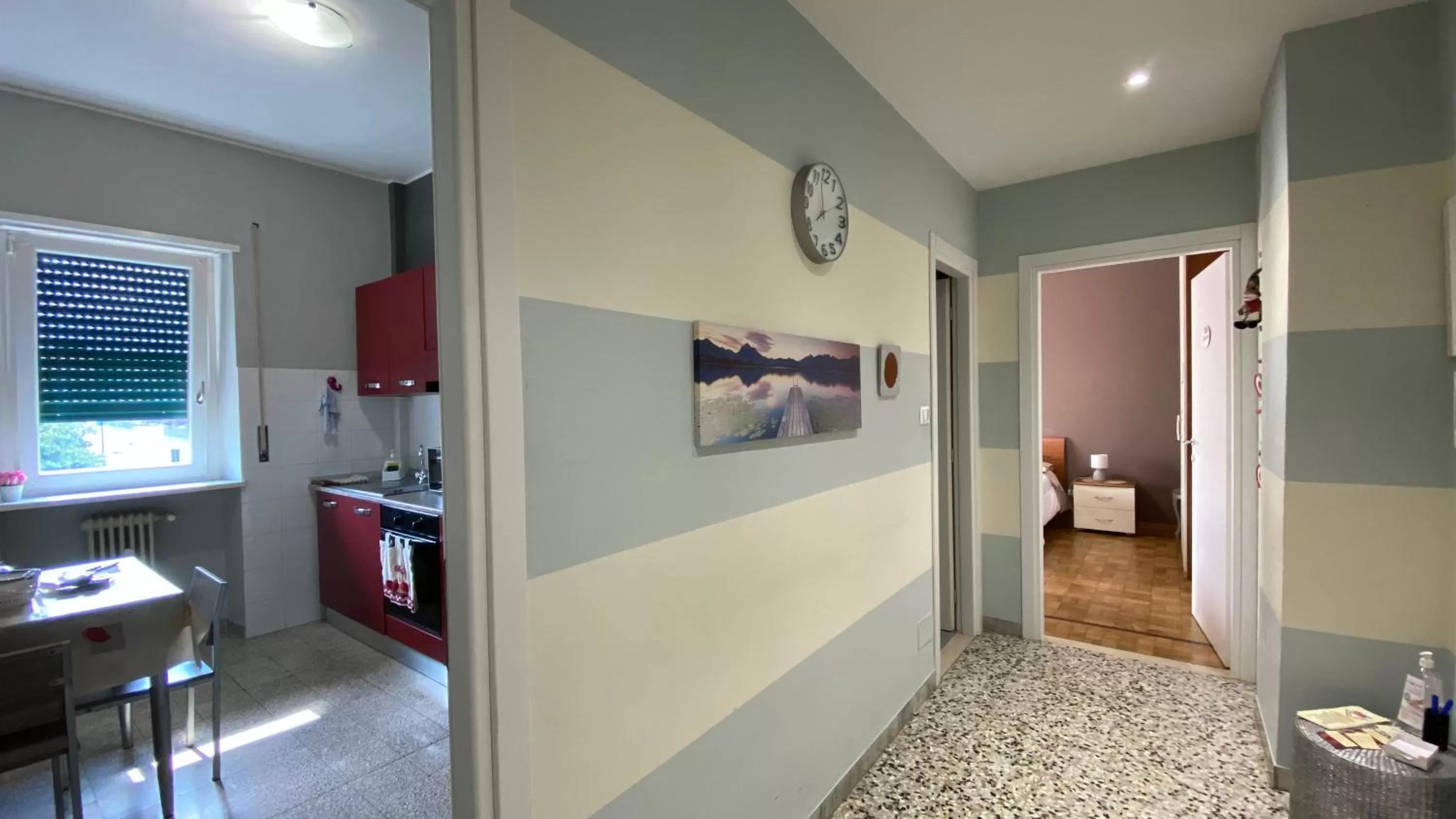 Facade/entrance, TV/Entertainment Center in B&B Alpaca Biella