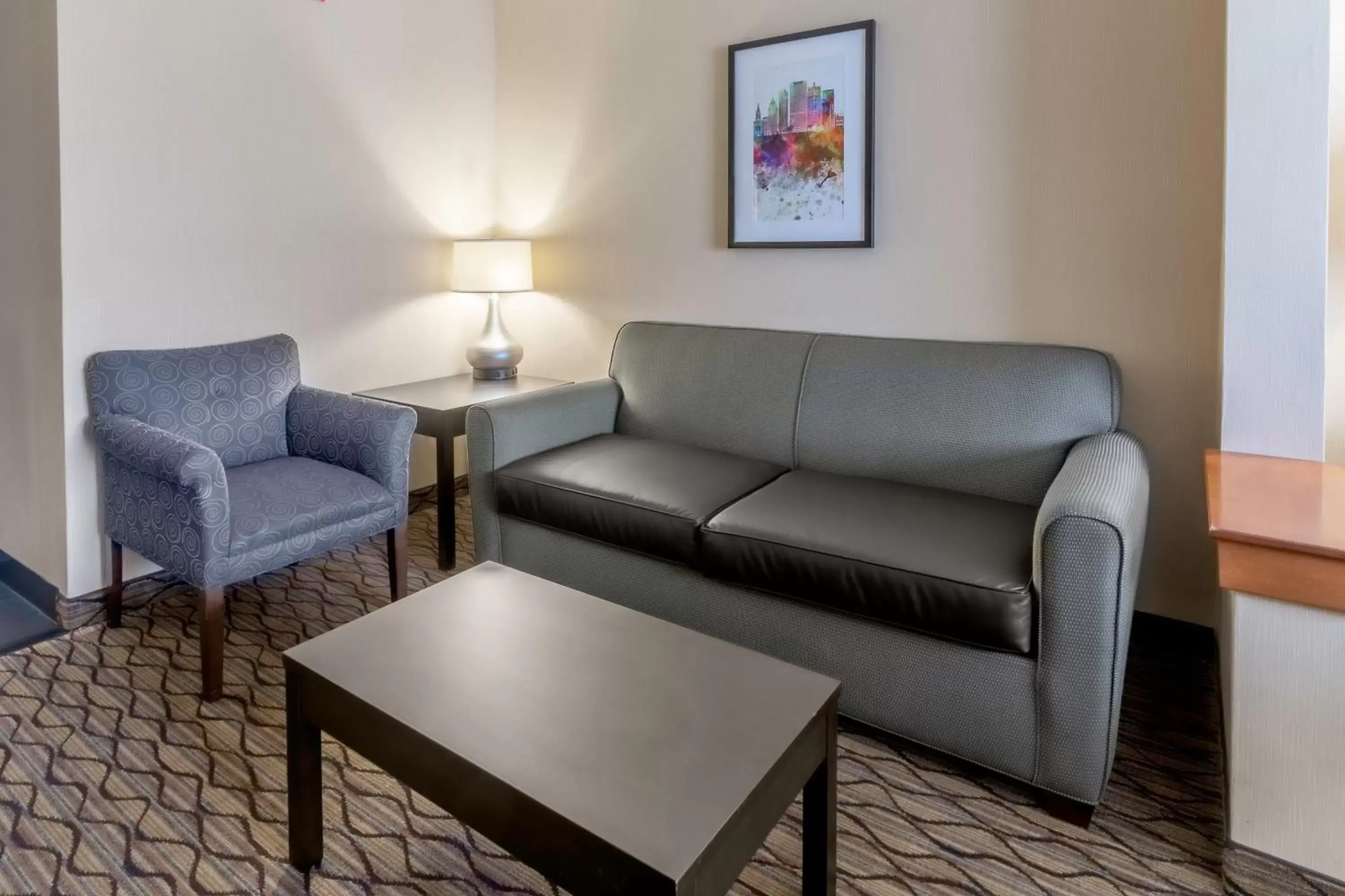 Suite - Mobility Access/Hearing Accessible in Holiday Inn Milwaukee Airport by IHG Suite - Mobility Access/Hearing Accessible in Holiday Inn Milwaukee Airport by IHG