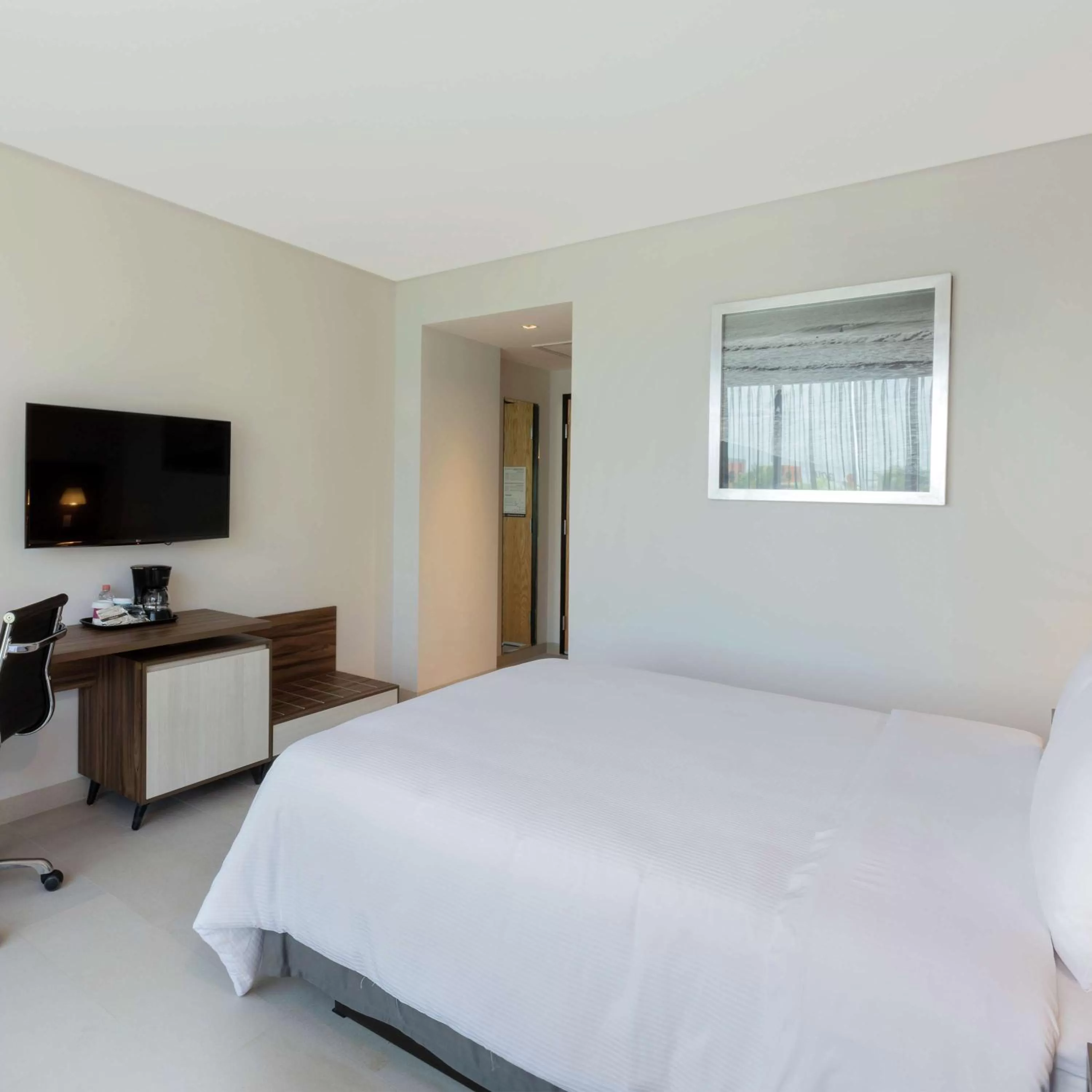Bedroom, Bed in Hampton Inn By Hilton Cancun Cumbres