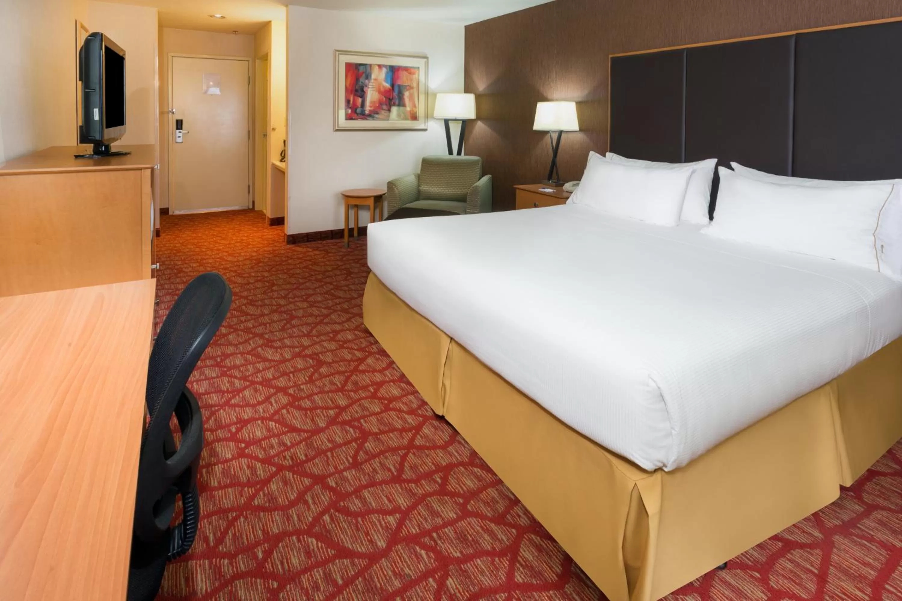 Photo of the whole room, Bed in Holiday Inn Express Grants Pass by IHG