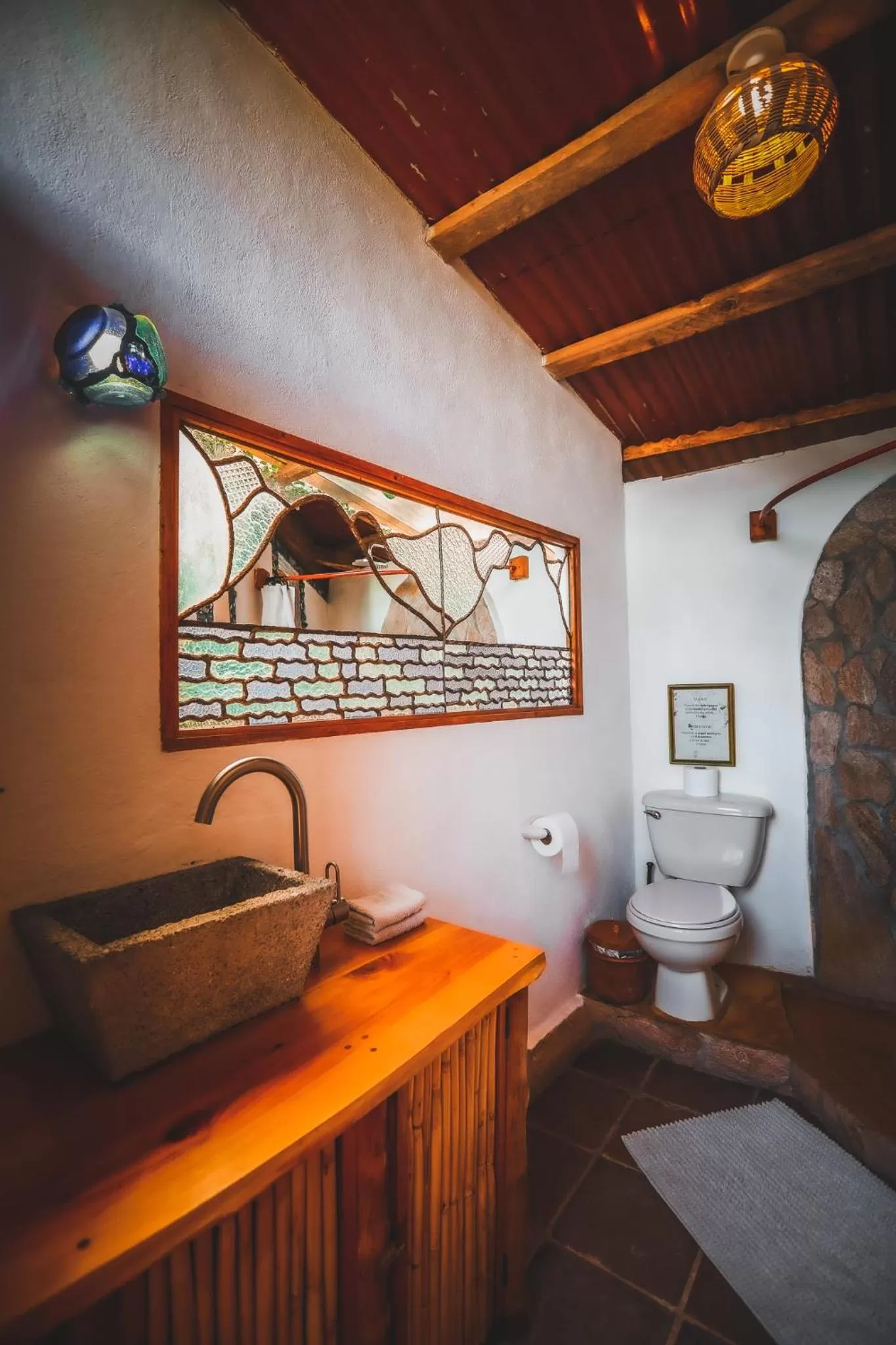 Bathroom in Lush Atitlán