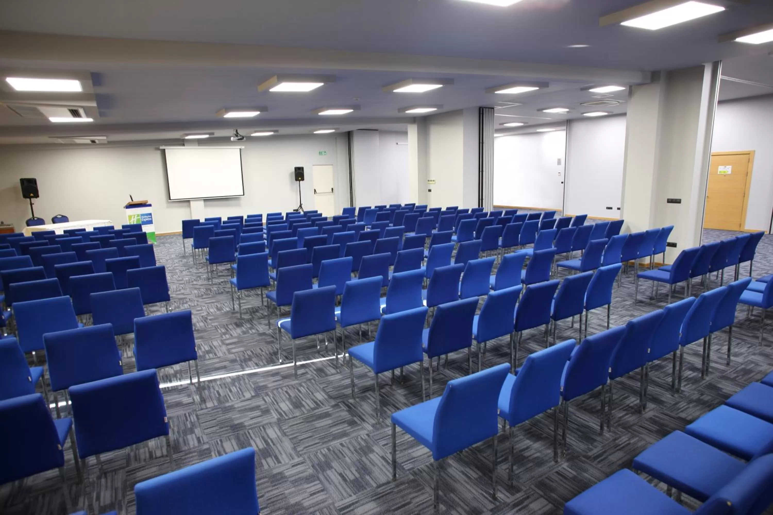 Meeting/conference room in Holiday Inn Express Manisa-West by IHG