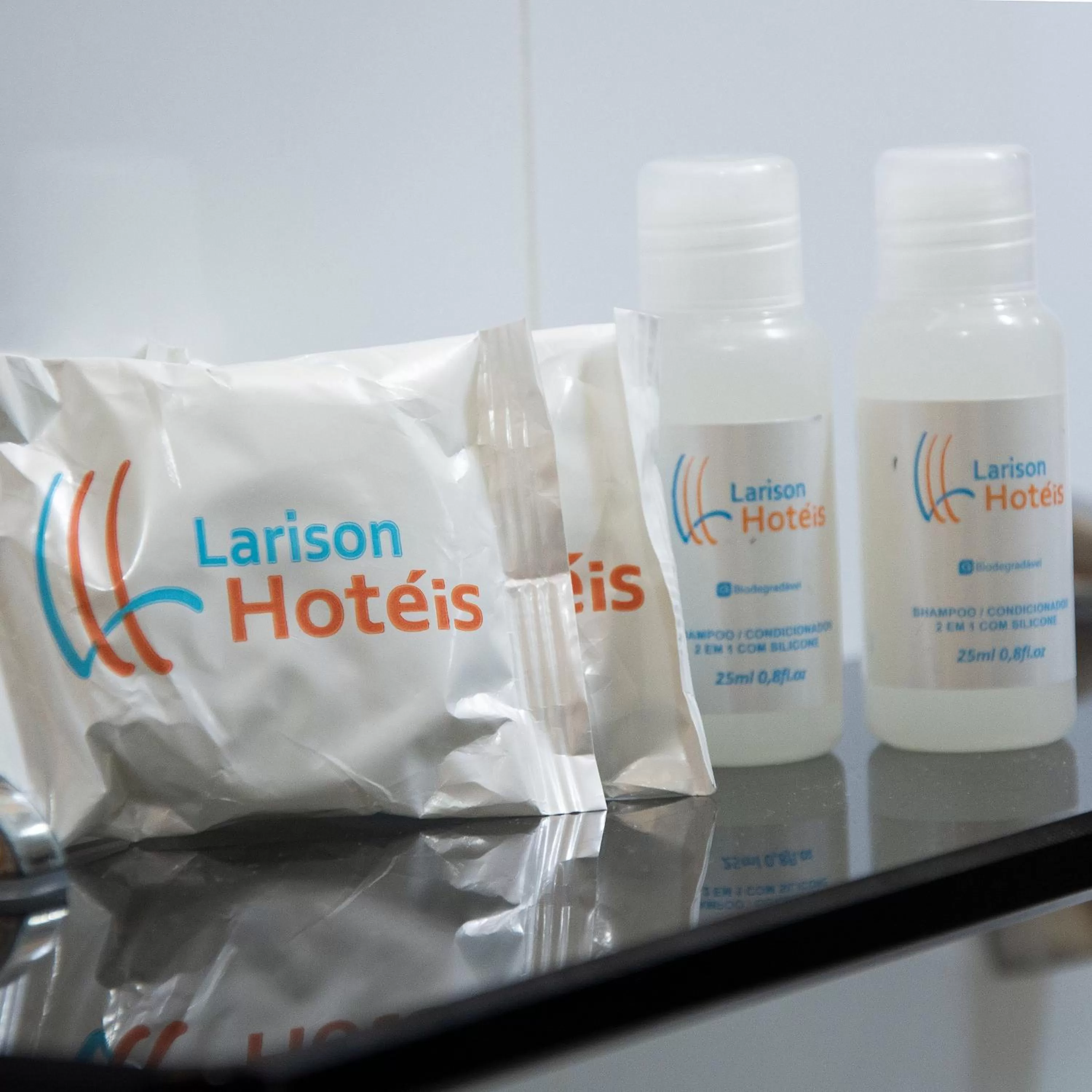 Logo/Certificate/Sign in Larison Executive - by Easy Hotéis