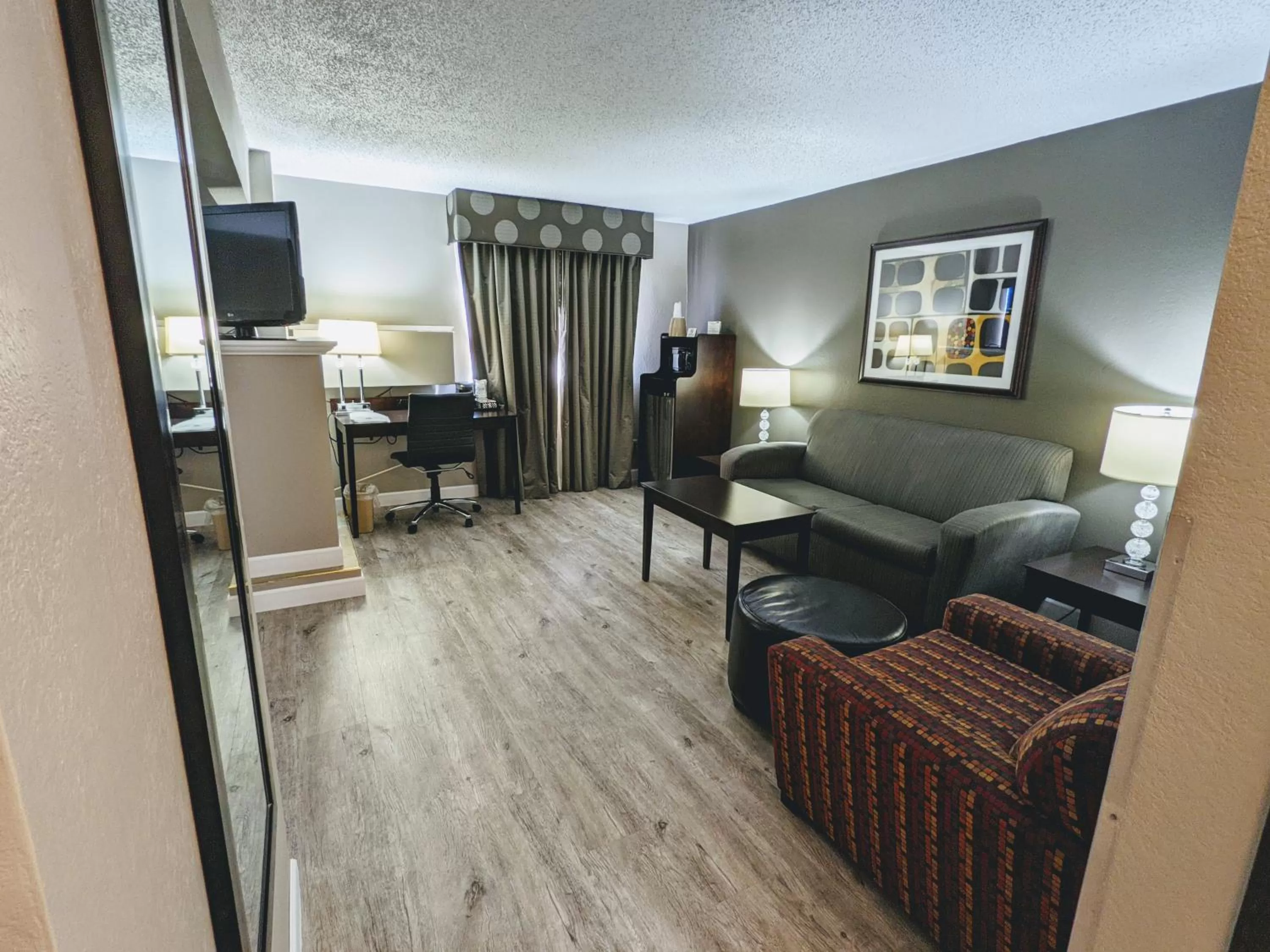 Seating area in Best Western Eden Prairie Inn