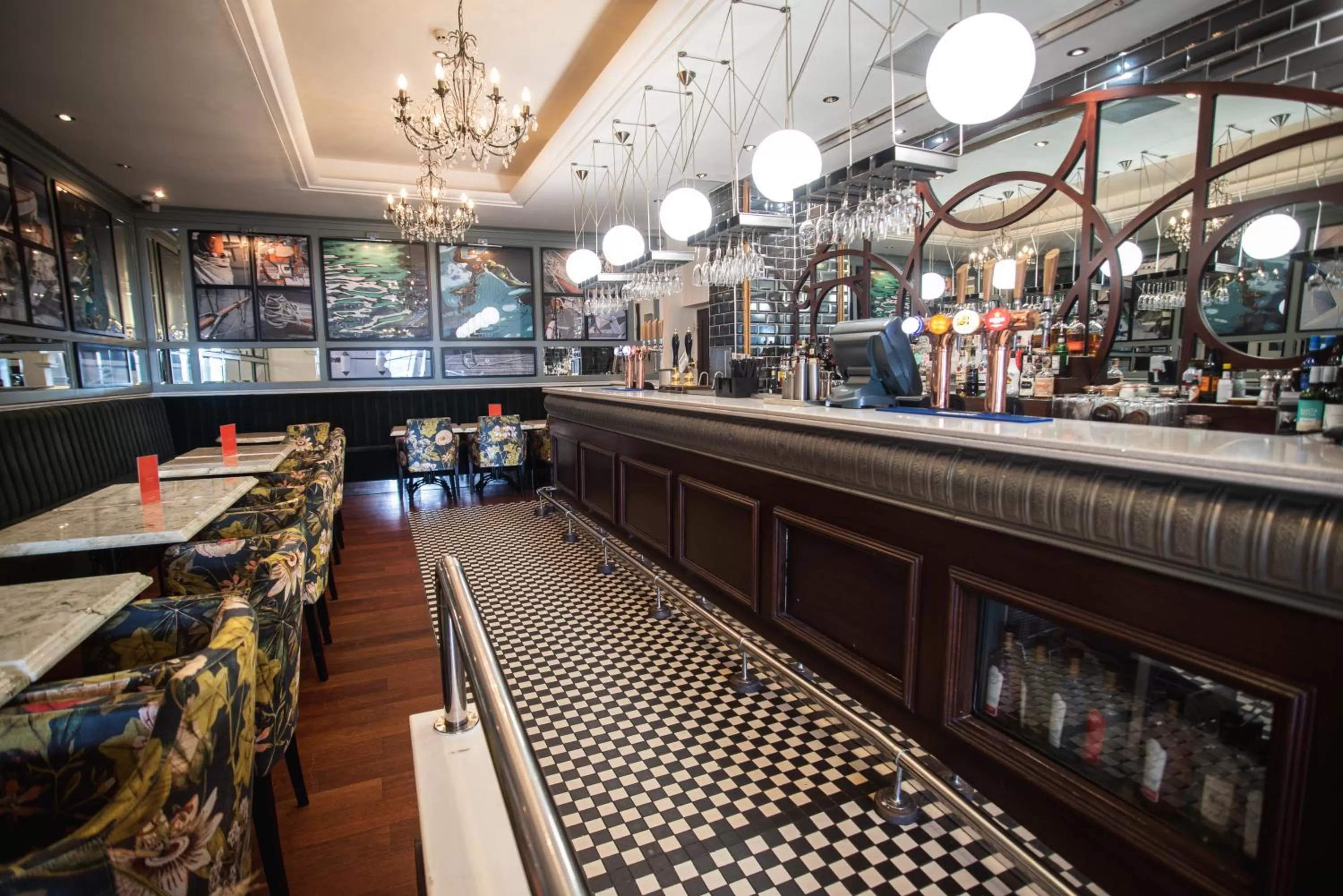 Lounge or bar in Low Wood Bay