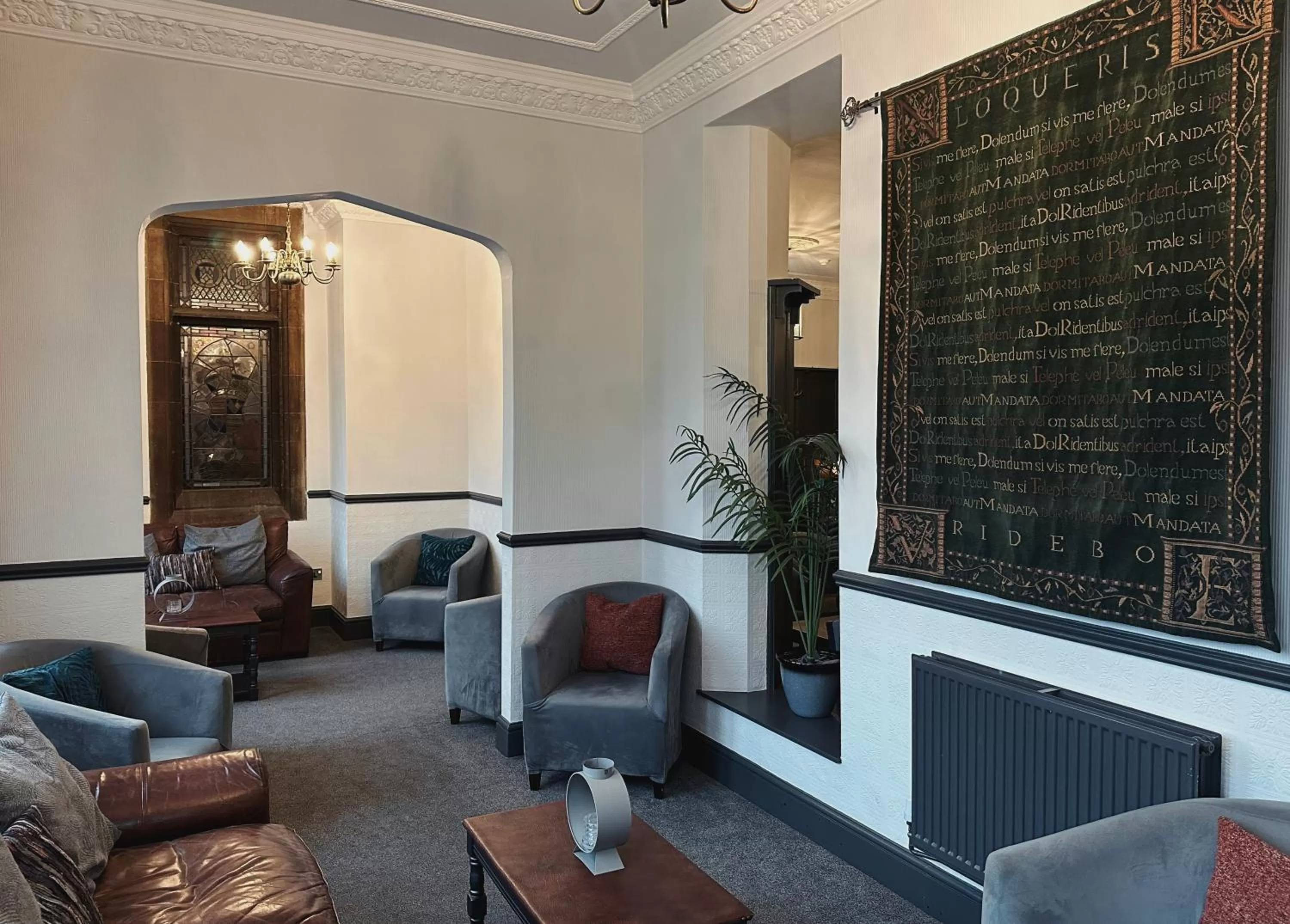 Seating area in Cave Castle Hotel