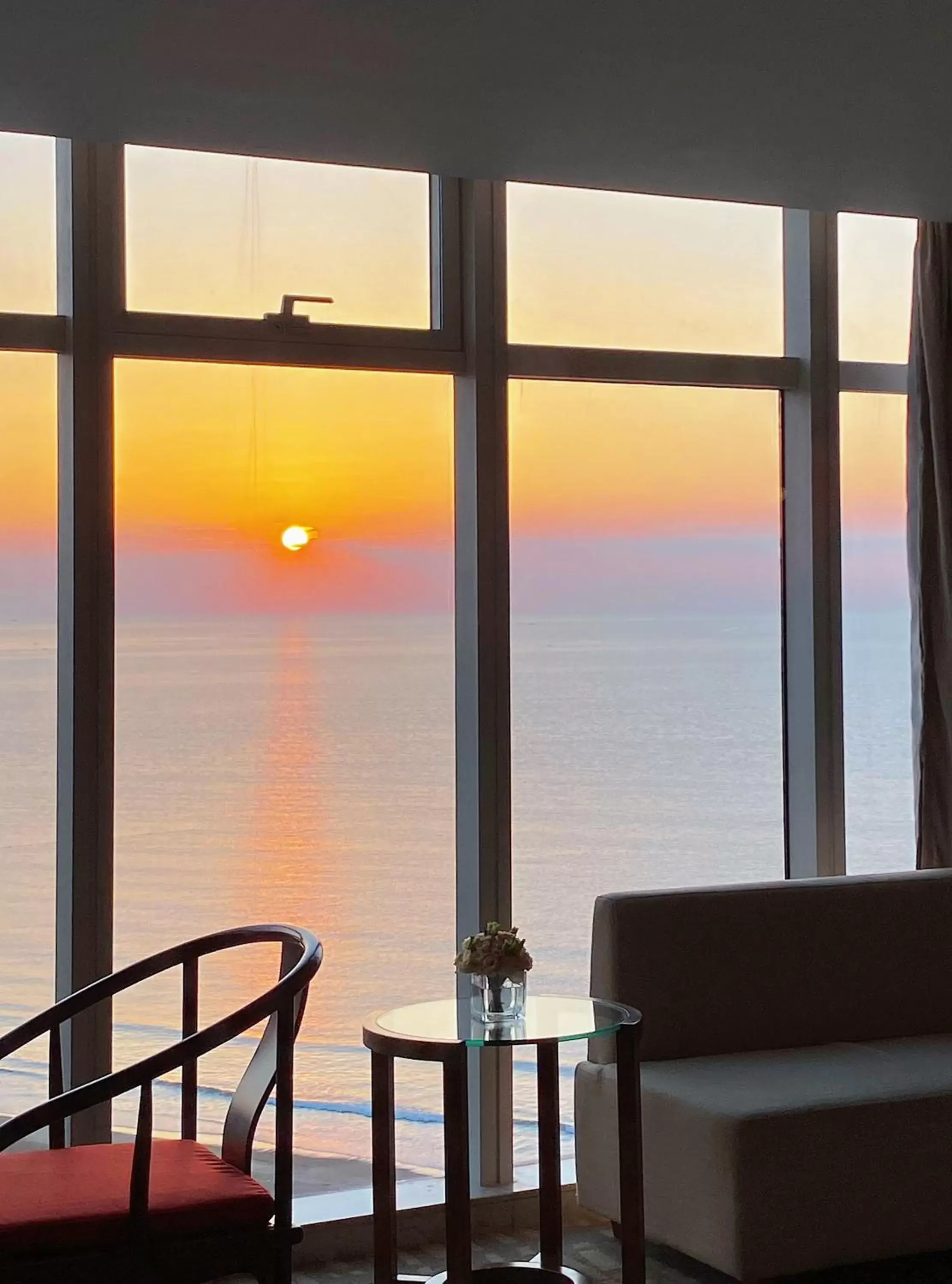 Deluxe King Room with Ocean View in Hyatt Regency Qingdao - Stone old beach - Exhibition Center Deluxe King Room with Ocean View in Hyatt Regency Qingdao - Stone old beach - Exhibition Center